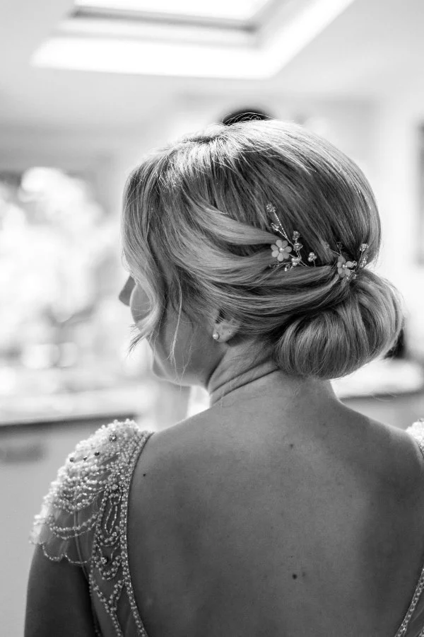 white-petal-flower-bridal-wedding-hairpin-accessories-handmade-by-BeadyBride-UK-20240902-252627-LRNE-3.jpg