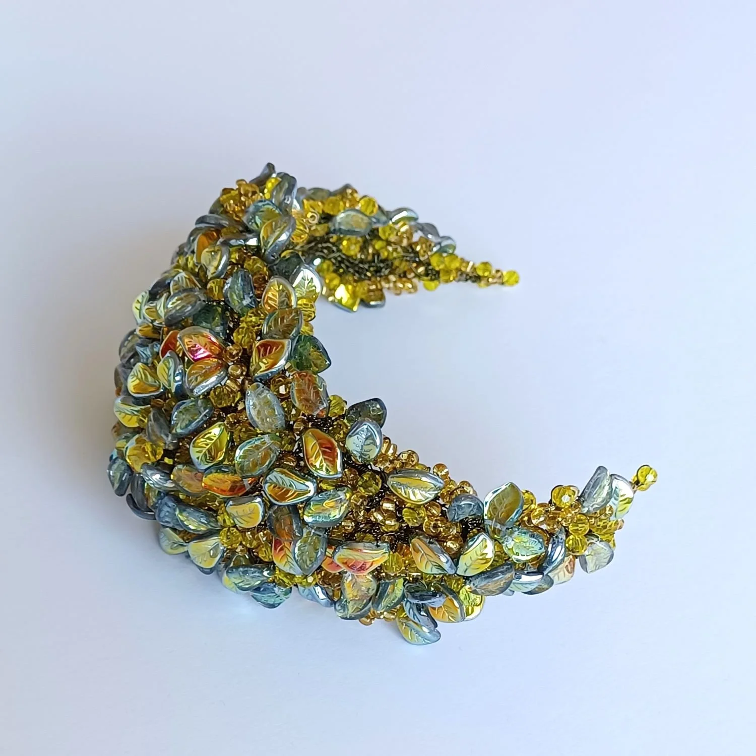 A-statement-occasion-headpiece-Jacinta-handmade-in-UK-by-BeadyBride (1).jpg