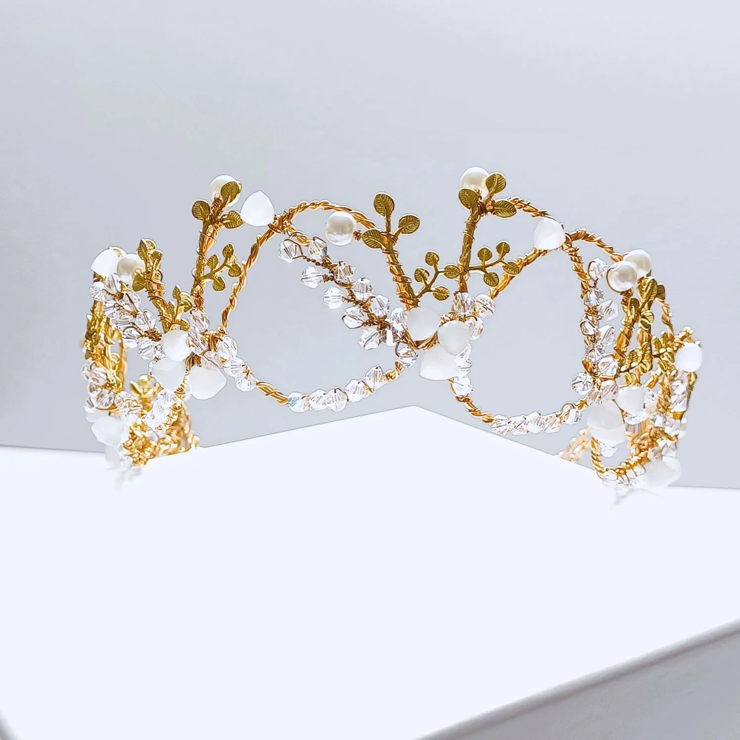 Moonstone+sparklingcrystal+bridalcrown+handmade+with+goldenleaf+on+jewellery+wire-JNE-5.jpg