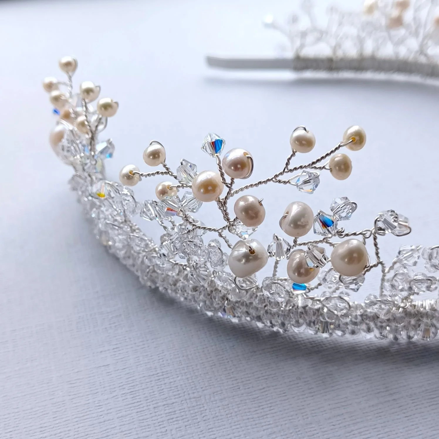 sparkling+crystal+ivory+pearl+bridal+tiara+accessory-SNOWFLAKE-5.jpg