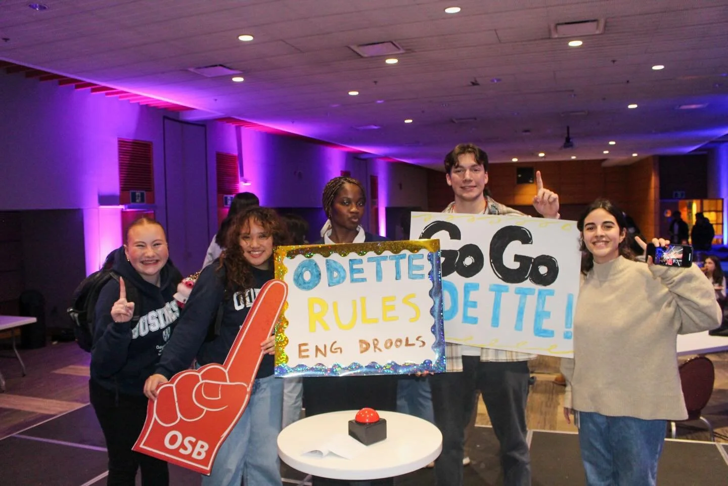 Thank you to everyone who came out to Winter Wonderland &amp; the Faculty Feud Final ❄️🏆❌ 

Such an amazing time!

Check out some of the highlights from that day!💙

Photos by @evan_hayward1 📸