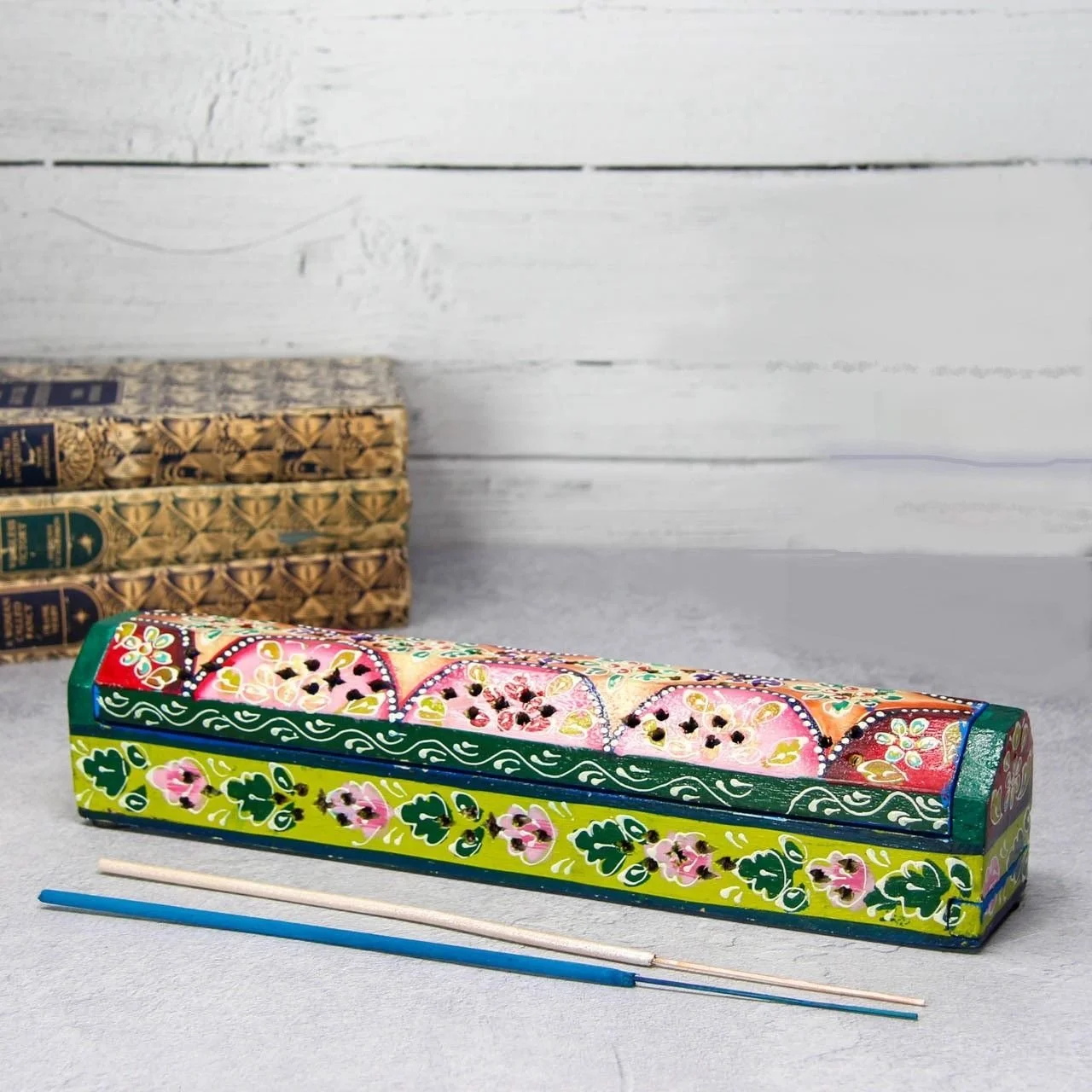Inhale the scent of peaceful with our hand painted, incense boxes, perfect for keeping your precious incense sticks strongly scented and in good condition. 

Practical and also beautiful - great for preventing incense dust getting everywhere!
Like al
