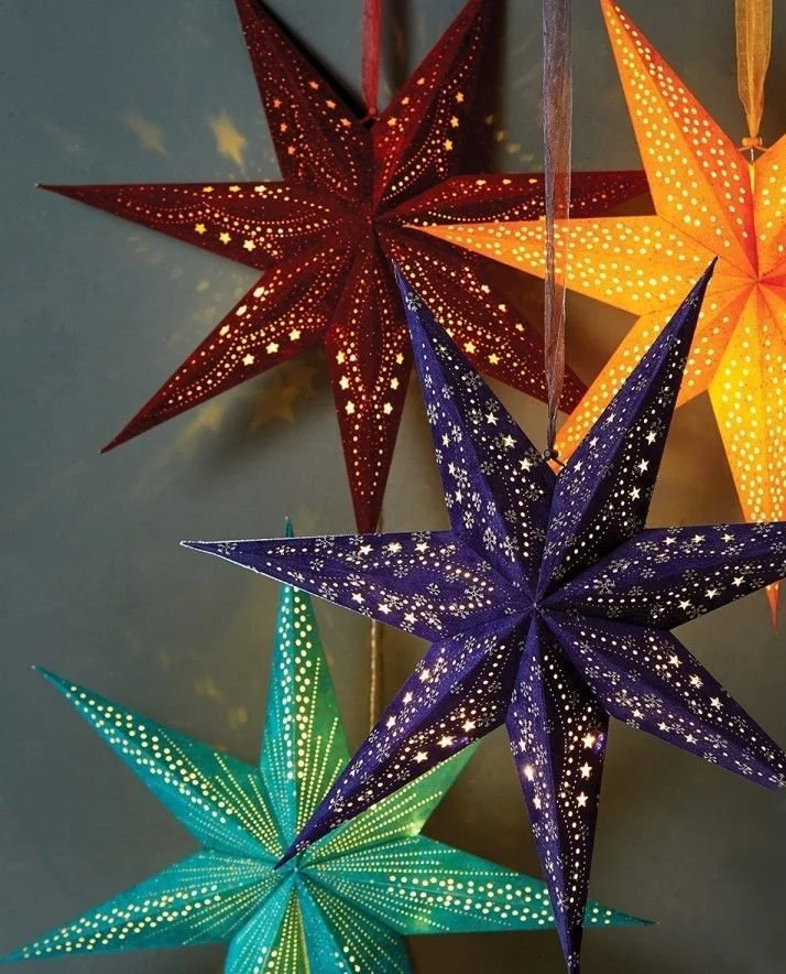 @kanthakarma's beautiful velvet, star lanterns are handmade in India from 100% cotton waste using an environmentally-friendly process involving no chemicals ❤️.

Handmade in Jaipur on a Fair trade basis, using an old heritage technique, these impress