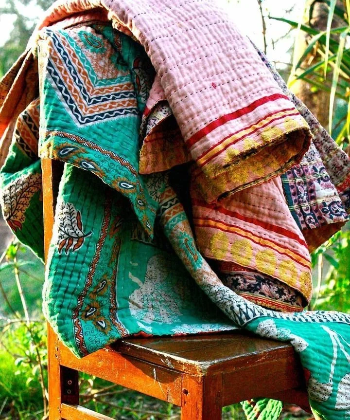 A grey, rainy day here in Oxford. Raise your hand if you could use a little extra colour therapy today! ✋🎨✋
Happy Friday &hearts;️