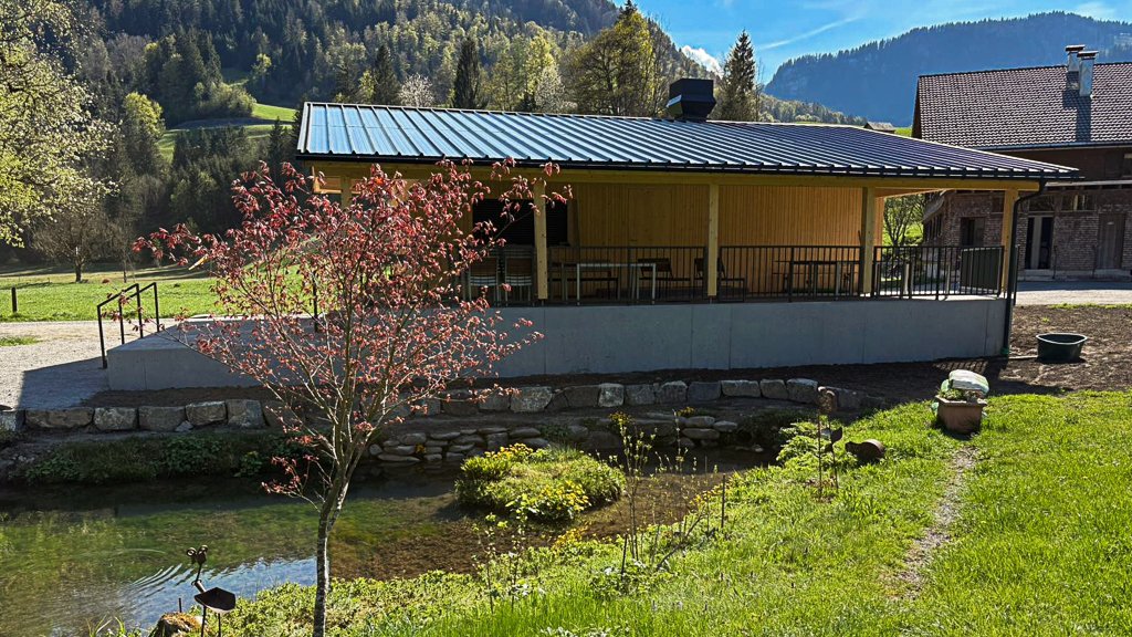 Gastgarten Tanna, Essen im Bregenzerwald, gemütlicher Garten, regionale Speisen