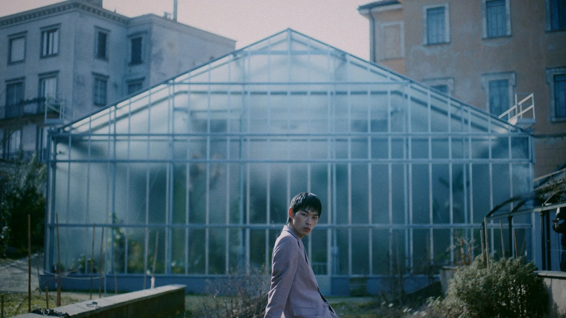 GROWING BACK IN - Fashion Editorial / INDEPENDET MAG