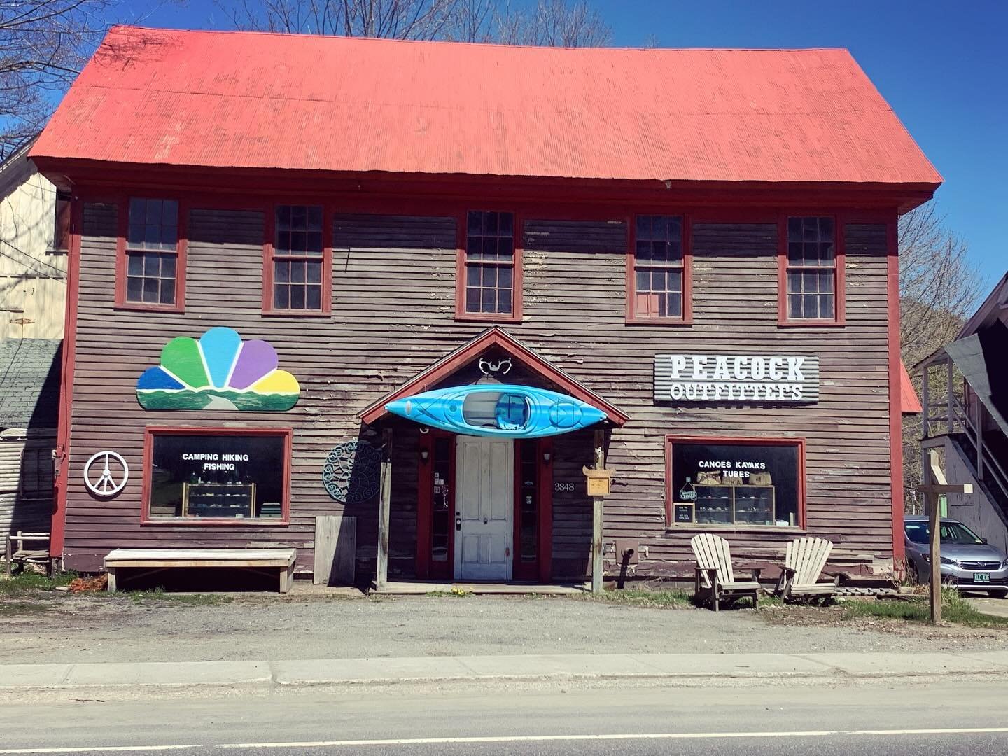 So many summer activities to enjoy when you come visit Sun Lodge. Peacock Outfitters provides kayak rentals, river tubing and guided fish tours. All at our doorstep! #southernvermont #outdoorlife