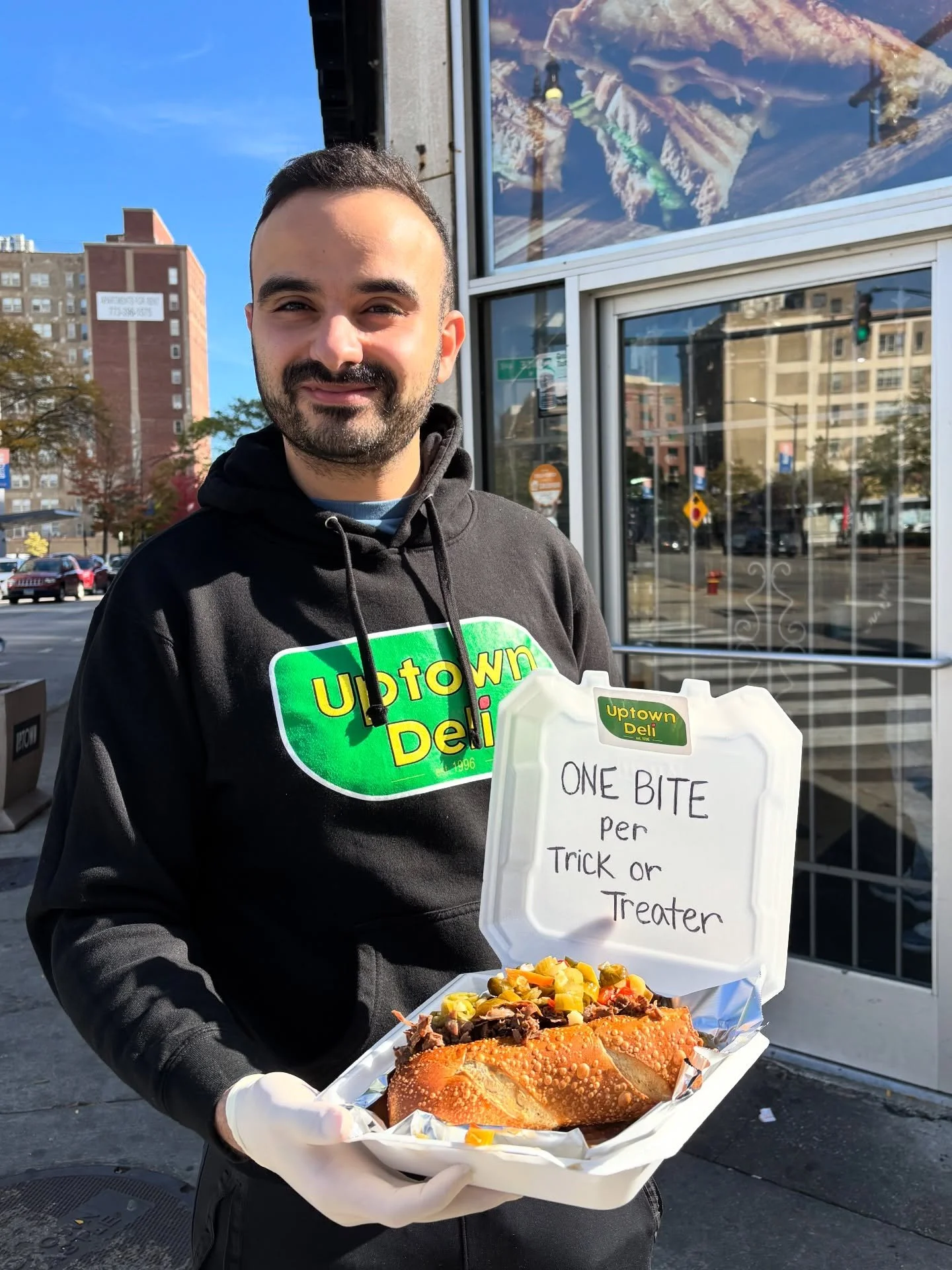 Should be enough for everyone right? 🎃👻

#halloween #chicagofood #chicagofoodie #exploreuptownchi #italianbeef #spookyseason #trickortreat