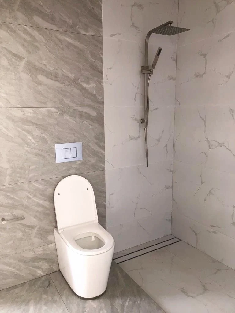 Bathroom 1.jpg