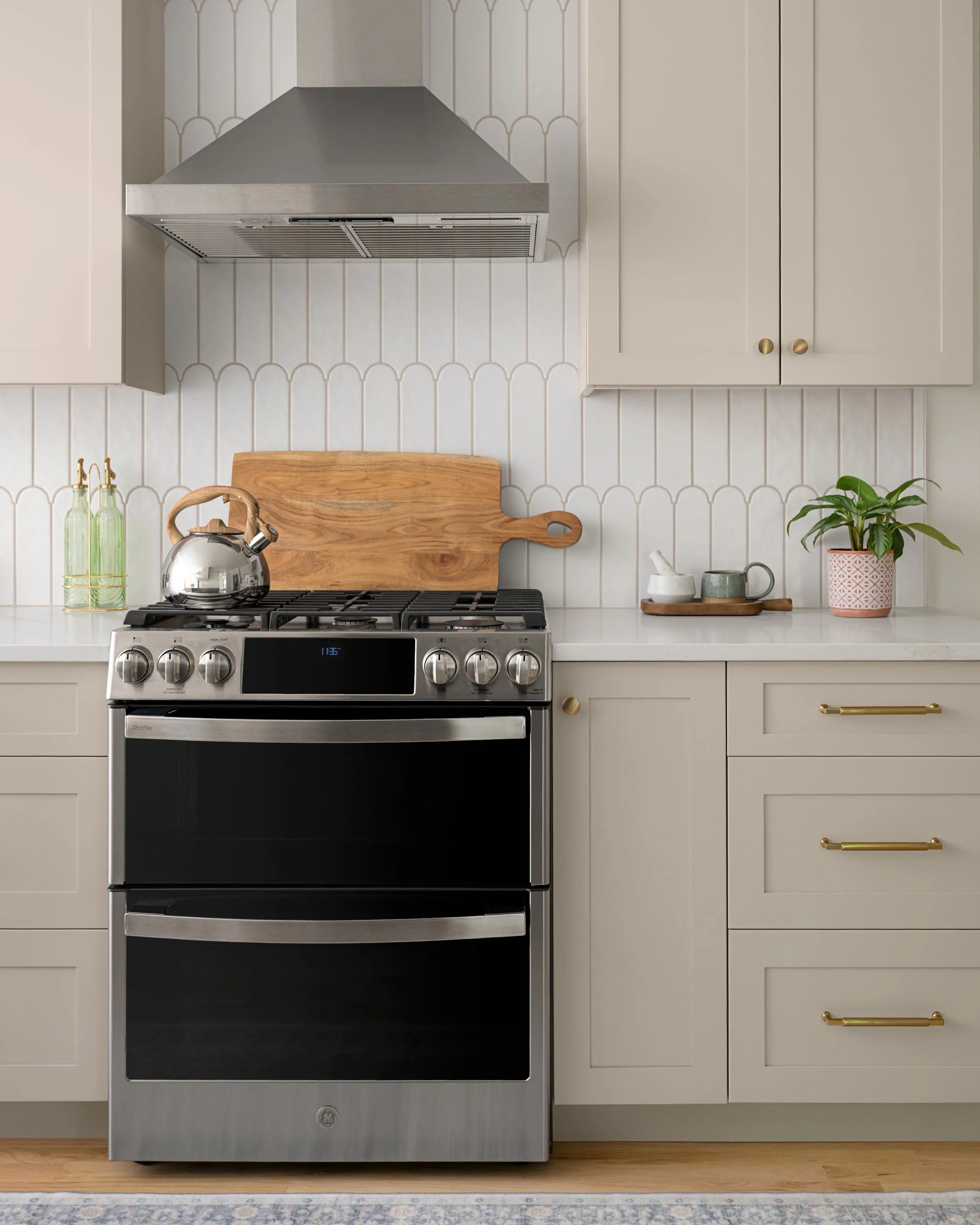 TaborInteriors_13373W24thPl_Kitchen_3_Cropped.jpg