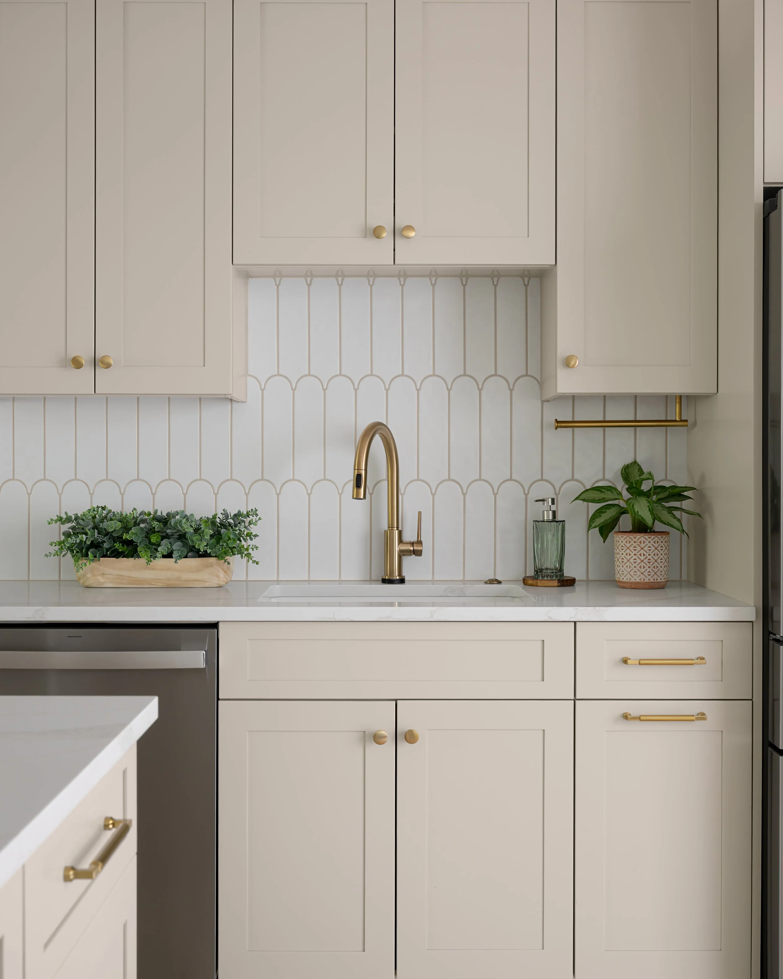 TaborInteriors_13373W24thPl_Kitchen_4_Cropped.jpg