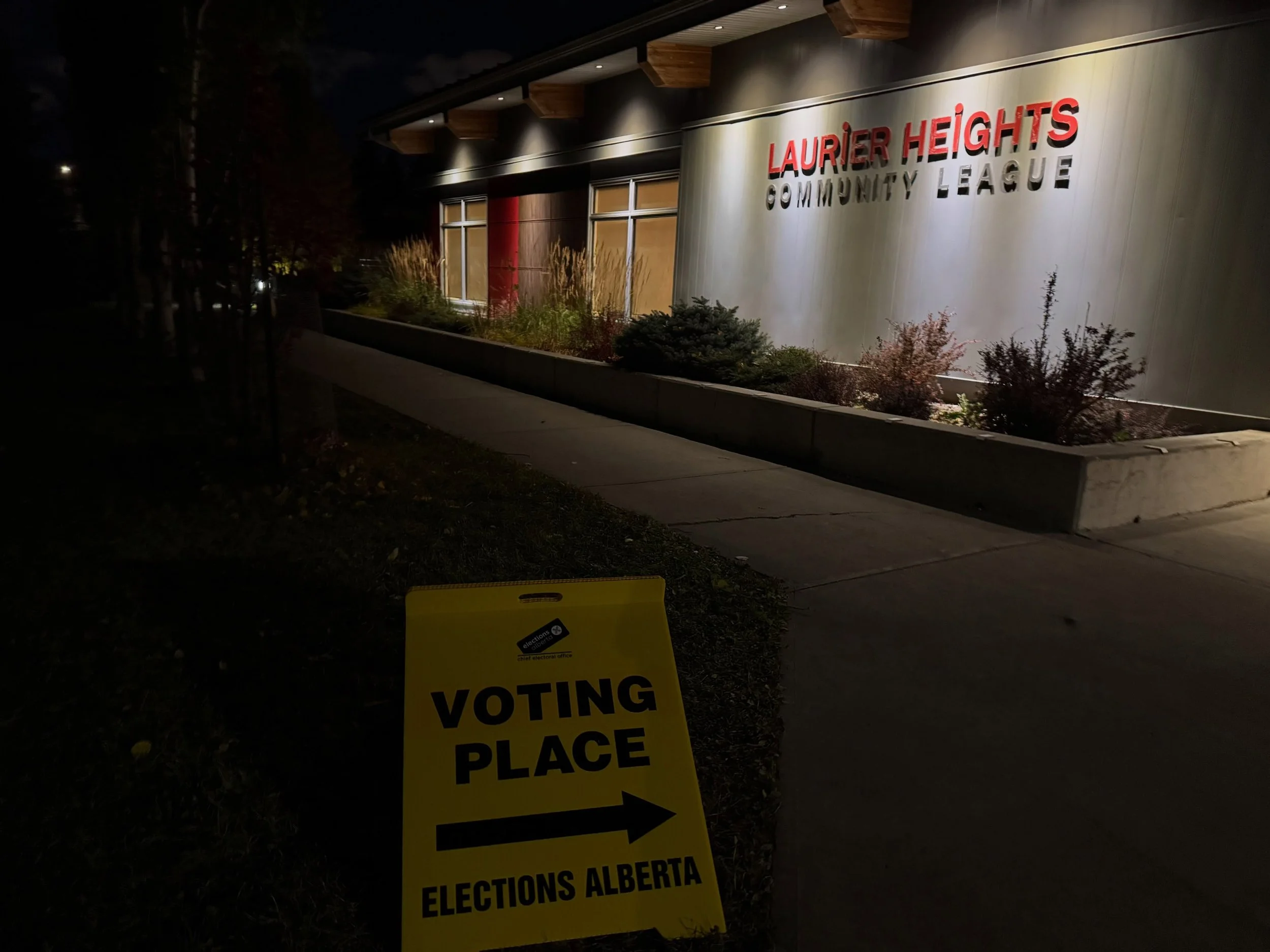 Advance voting is open at the hall 9 am to 8 pm until Saturday. Make your voice heard and vote! #laurierheights #yeg #albertareferendum