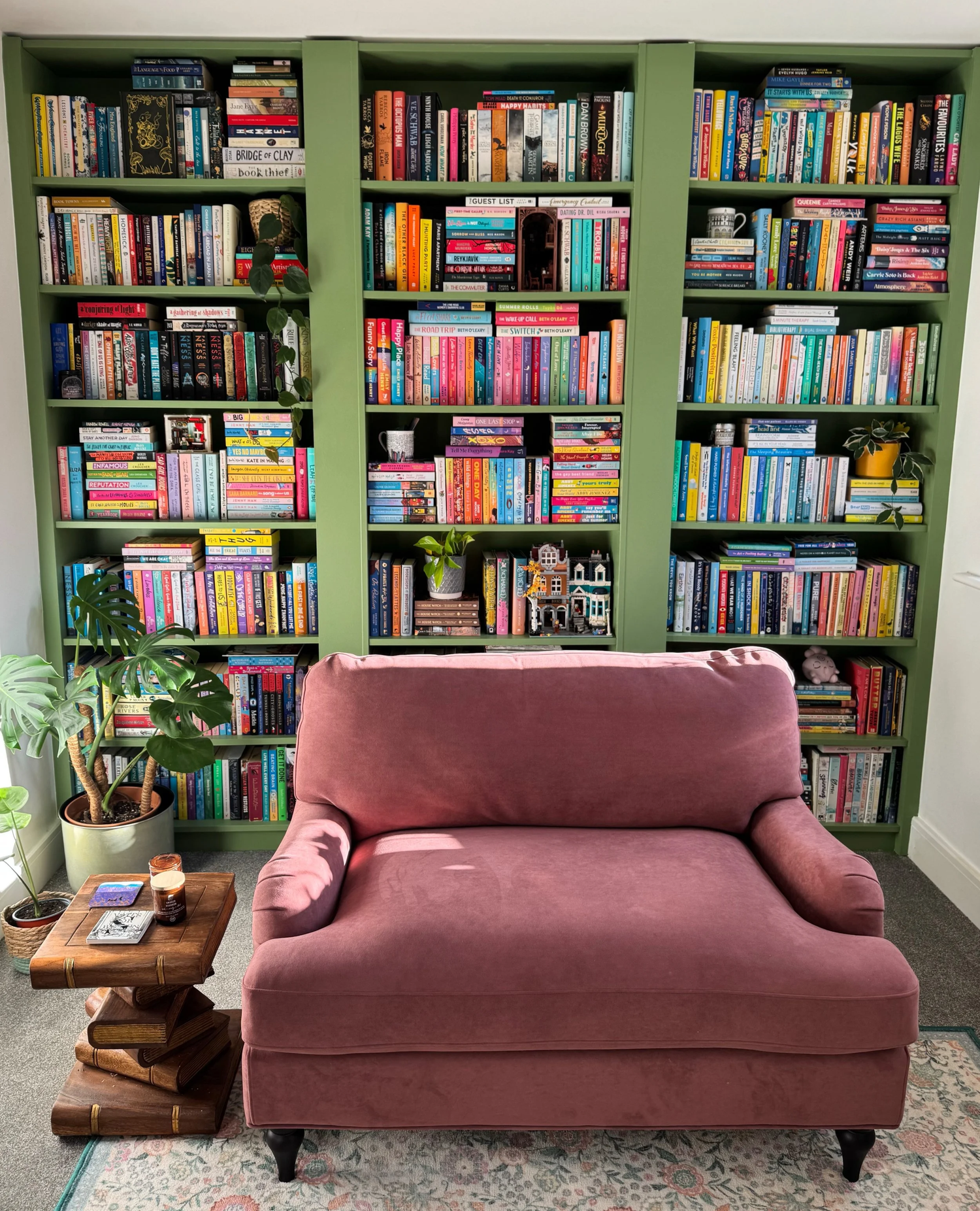 How to Build A DIY Bookshelf