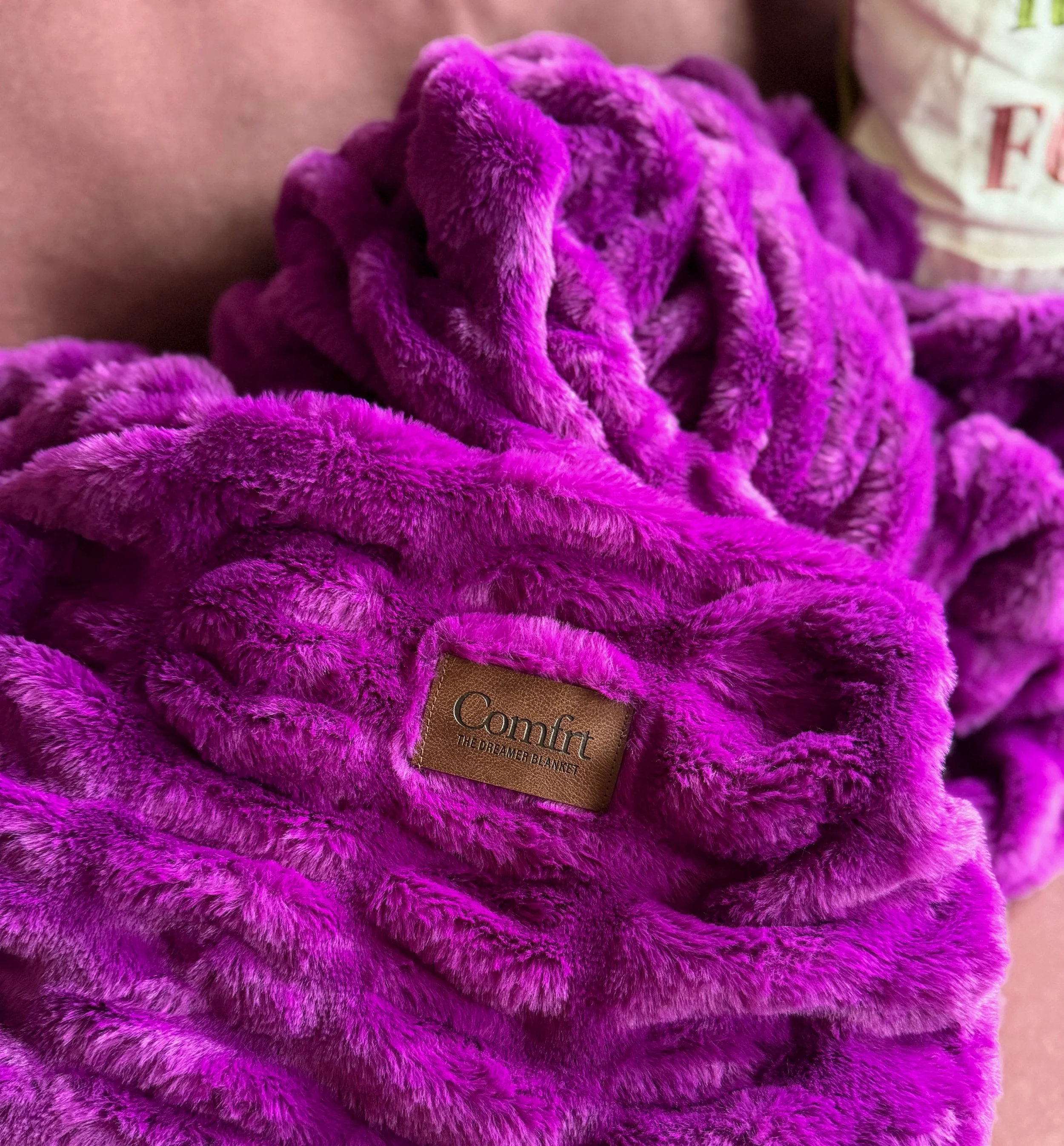 Comfrt Dreamer Blanket Review: Is It Worth the Price?