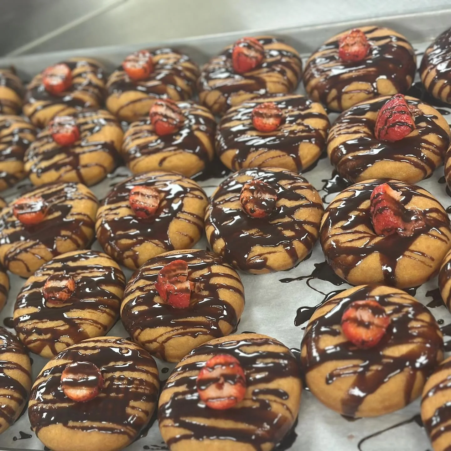 Look at these delicious donuts from Haskell this morning! 🍓🍫 #KeystoneFoodservice