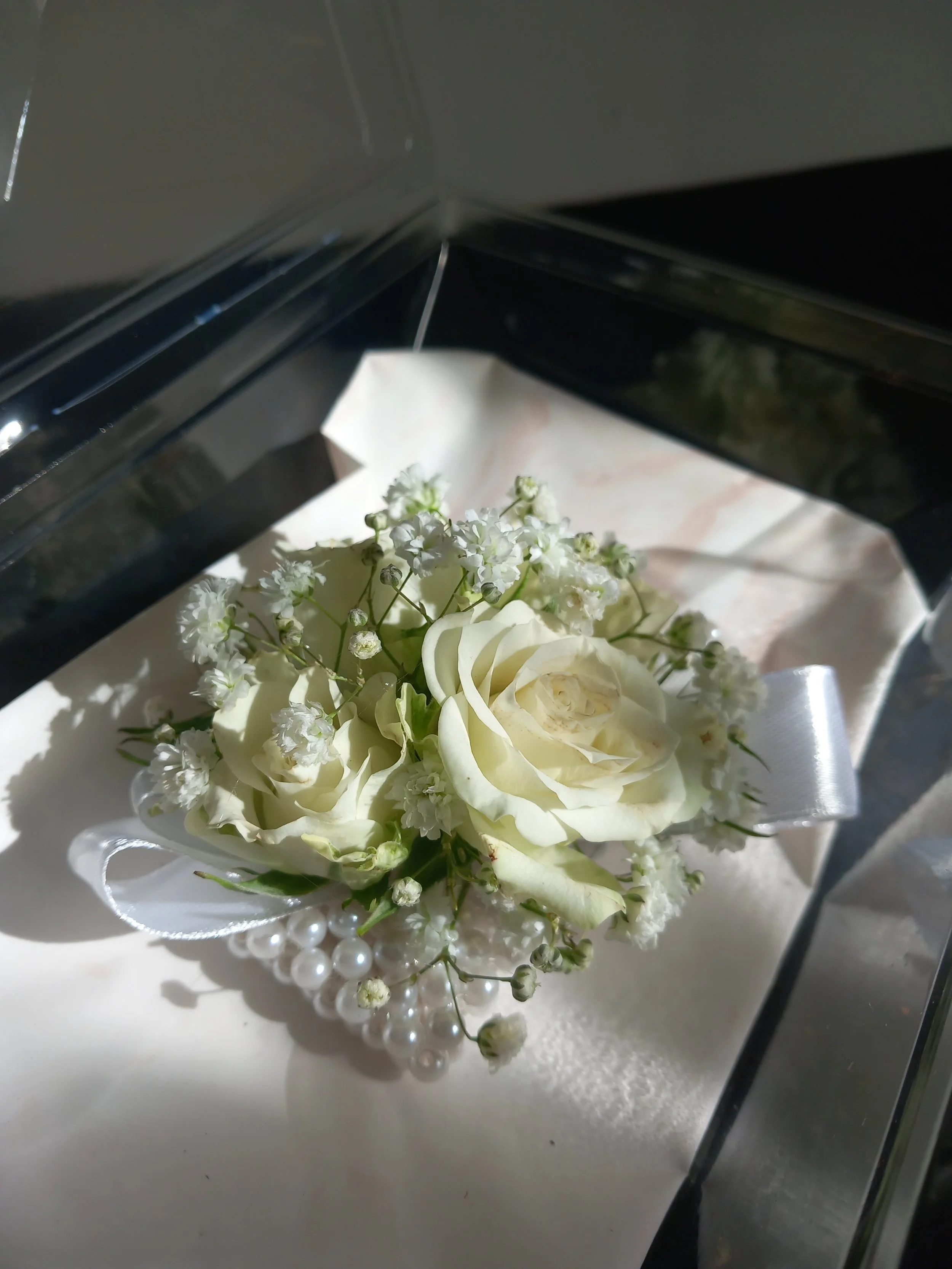 Kristine corsage .jpg