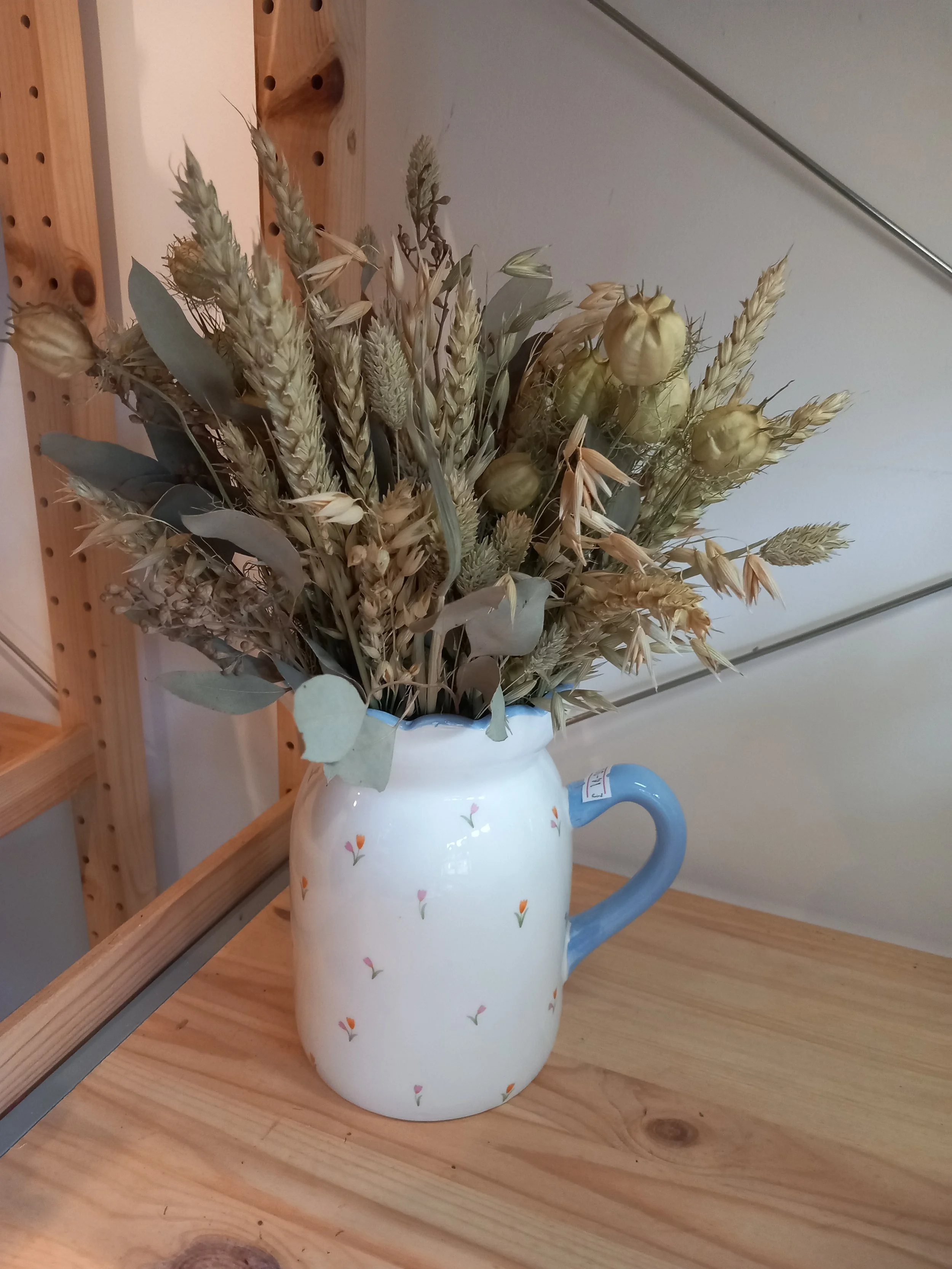 Dry Flower Jug