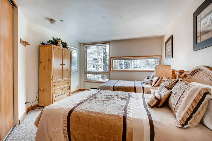 second bedroom 2 before.png