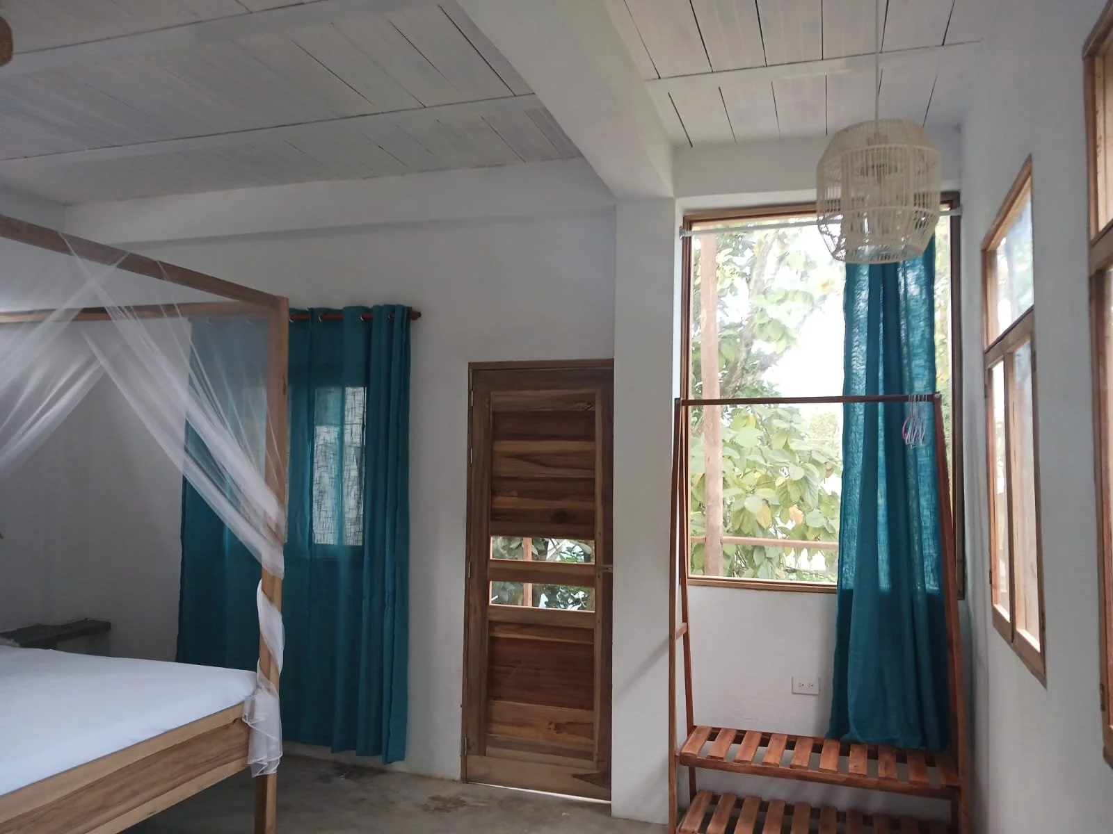 bedroom 3 windows.jpg