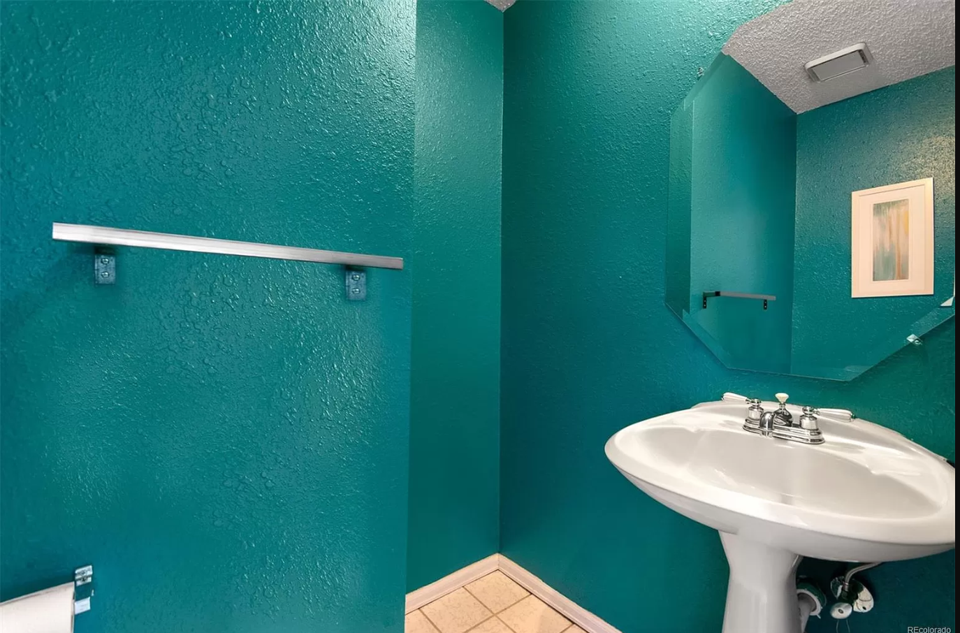bathroom before.png
