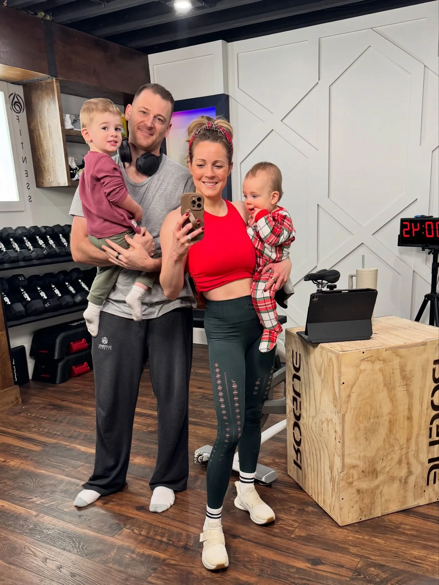 Merry Christmas from the staff at Britt Deitz Fitness! &hearts;️🎄 May your holiday be healthy, merry &amp; bright. 

Started Christmas Eve morning with a full class💪🏽 🚲  and a full heart!🫶🏽 Love these annual holiday traditions we&rsquo;ve creat