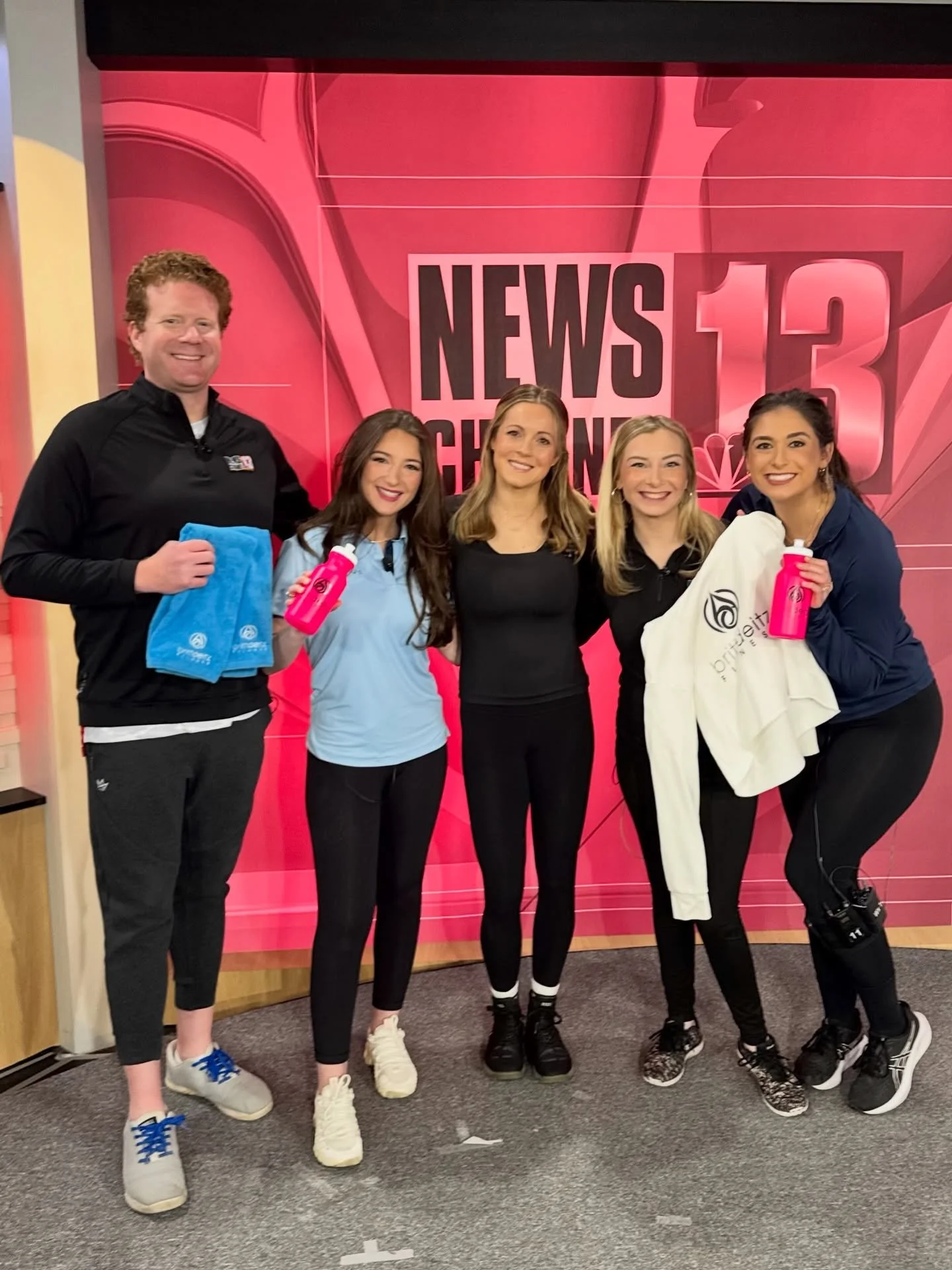 WHAT A FUN MORNING at @newschannel13 🎥💪🏽🐓☕️☀️

Thank you so much to Producer @joliesantiago.tv and the team at WYNT for having me on the news to share tips on home workouts and making fitness fit your life, from anywhere. I especially loved runni