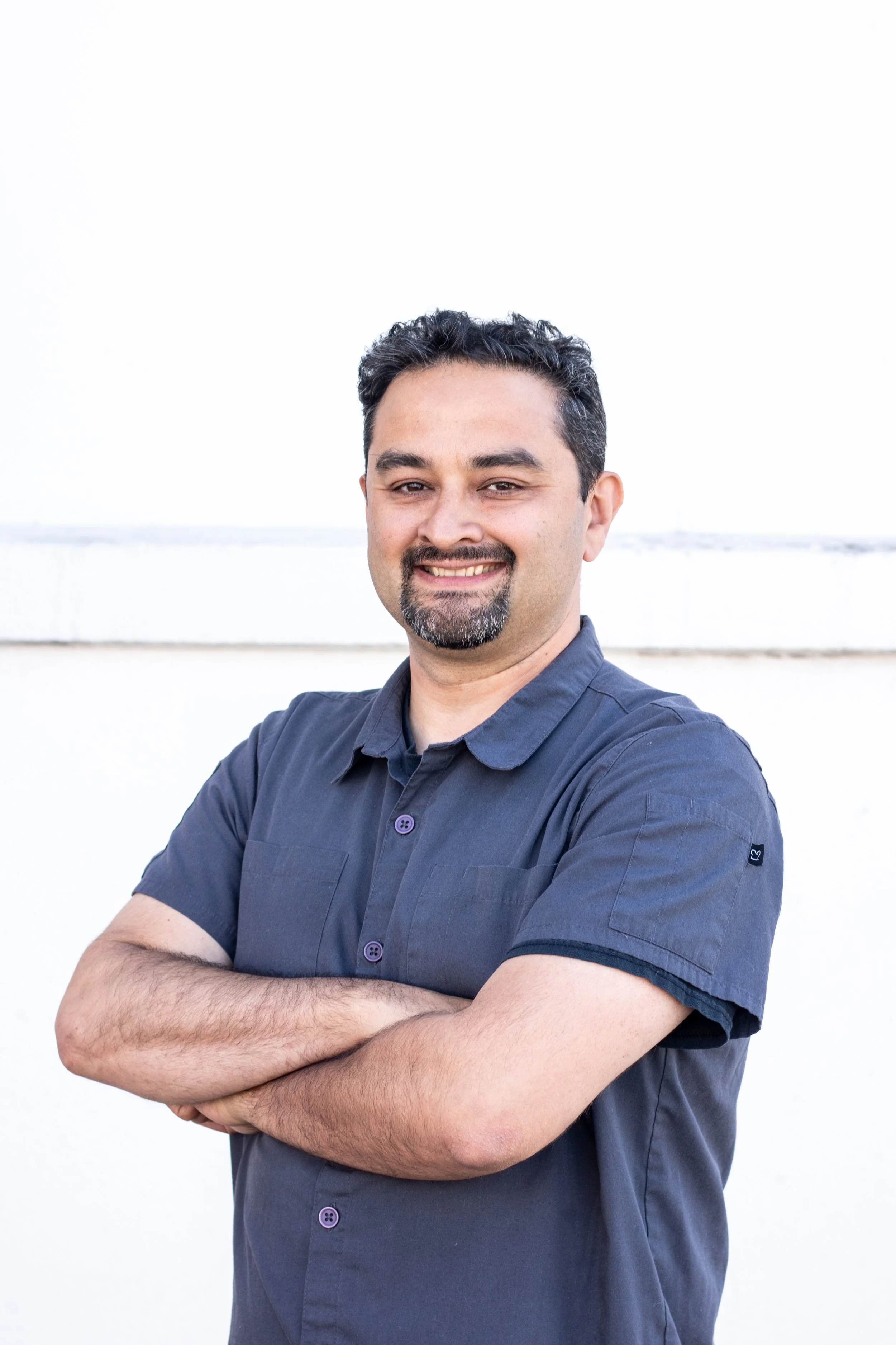 Raymond headshot.jpg