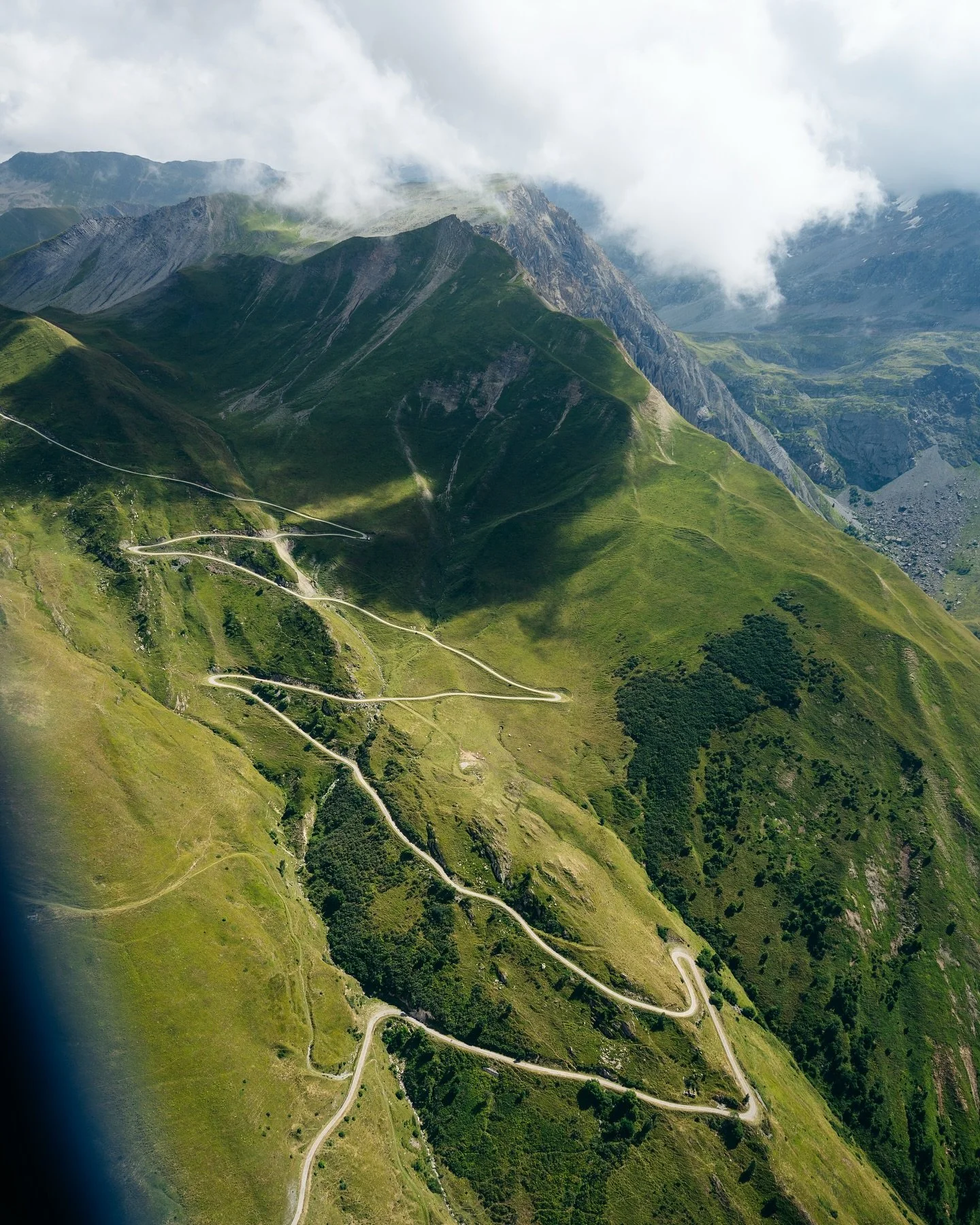 JULY DUMP 🏔️

1-5 : crazy week shooting at @alpetriathlon 
6-7 : spec shoot with @corentin_grd_ for @instinct_trail 
8-10 : shooting ultra trail running @utobi_trail 📸 @corentin_grd_ 
11-13 : festival and friends 
14 : @letourdefrance at home
15-17