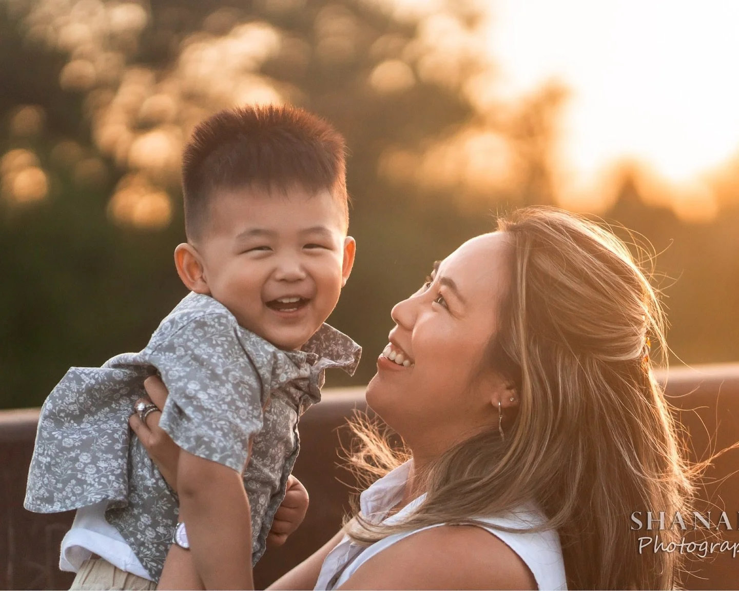 Can’t believe it’s been a whole year! And what a difference a year makes! 🥹❤️ Grateful to be part of your family’s journey @prisckilla! 🙏
Considering annual pictures as part of your family tradition? Feel free to reach out! 
#fa