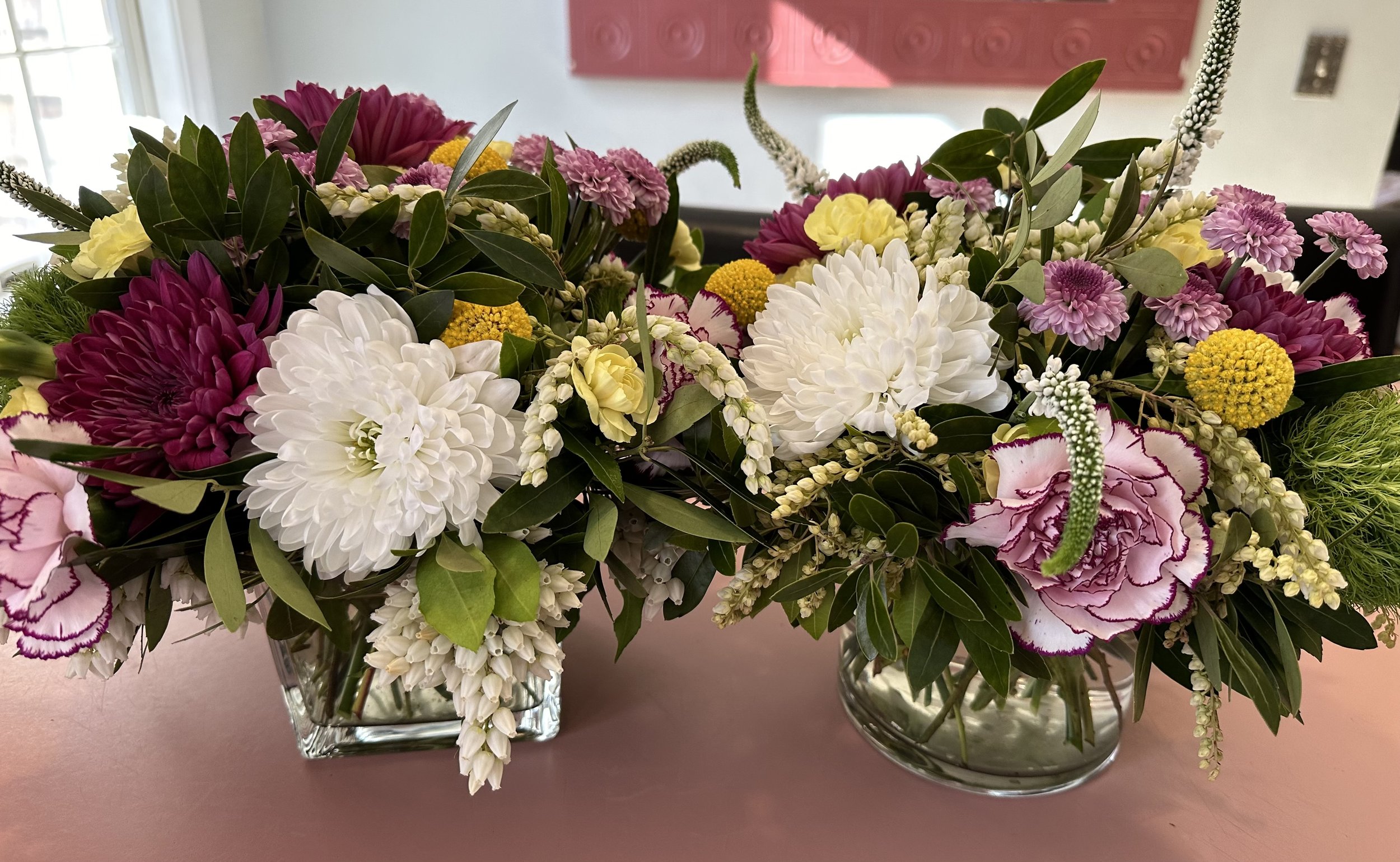 Pretty Picky Dining Table Arrangement