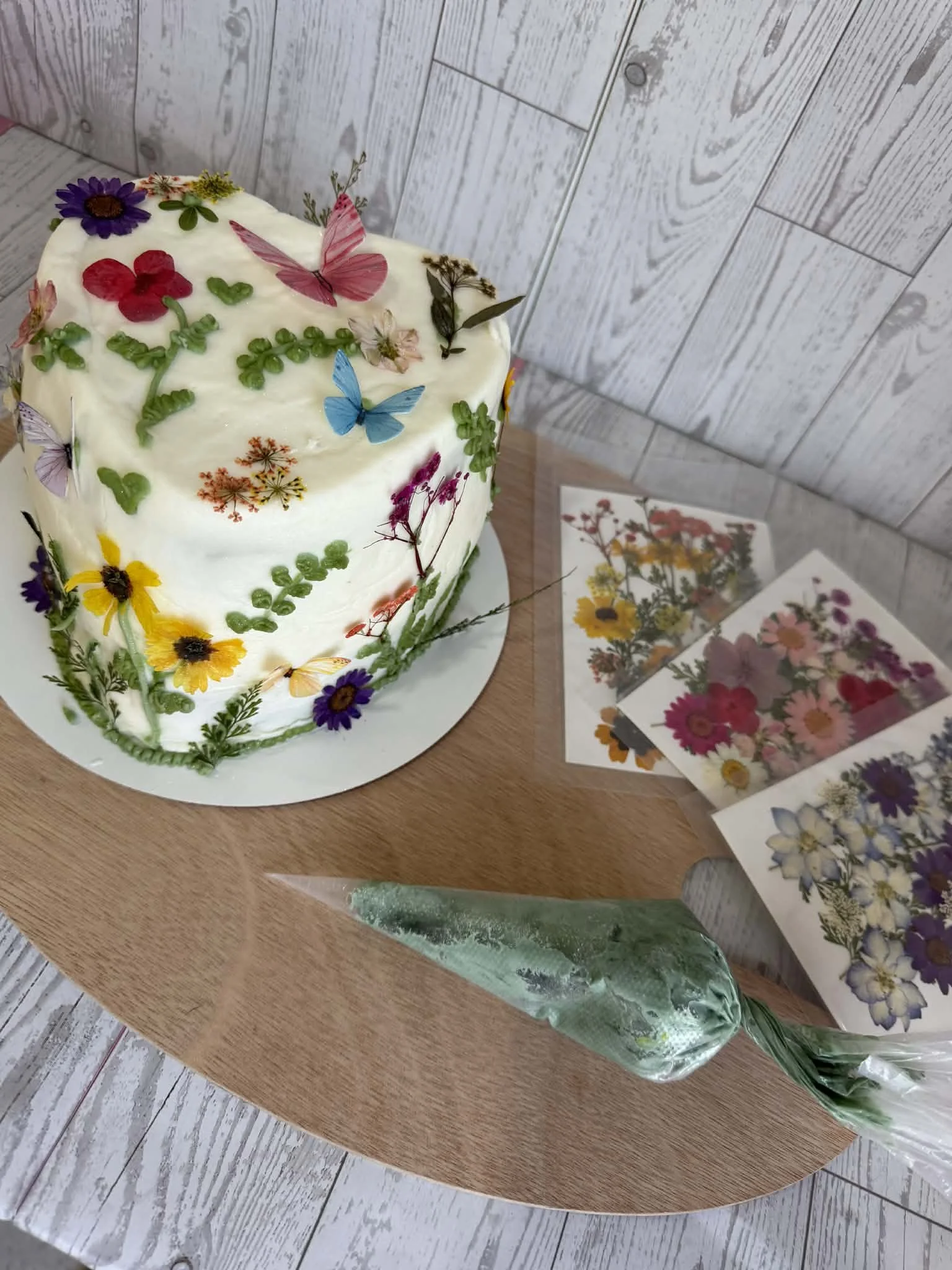 Edible Art Class: Wildflower or Paint Palette Cake Class - Thursday, August 20th, 6:00 - 8:00 p.m.