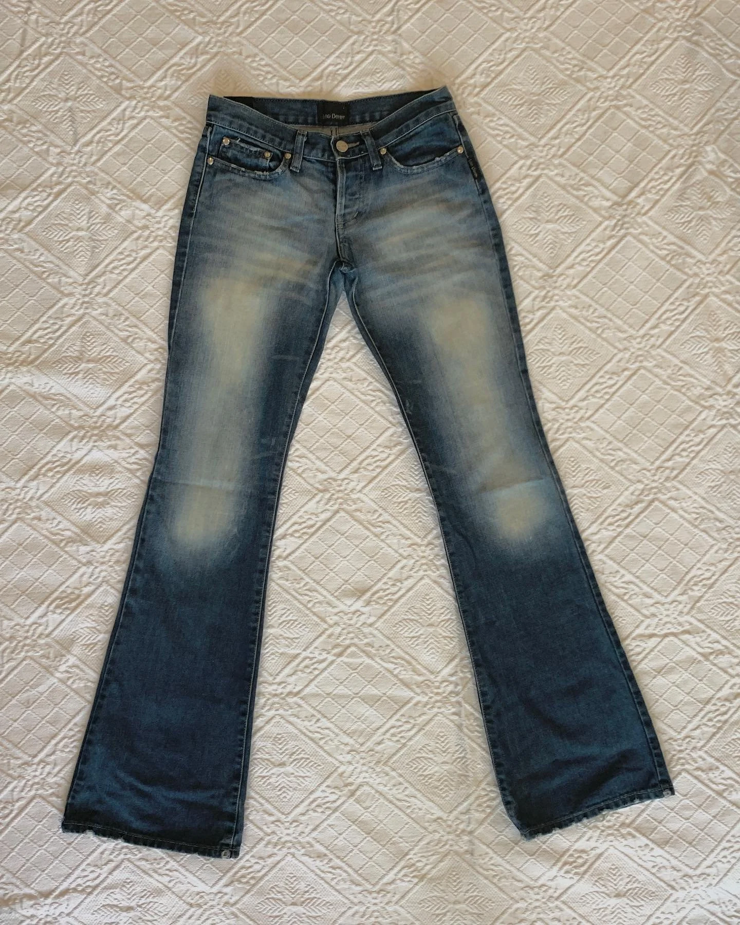 💛SOLD💛
Lee Denim Low Rise Jeans

Stylish hipster flares with lightly distressed denim and cool wash. 
Quality vintage! 

Size 7 approximately 36cm across the hips
100% cotton
Made in Australia
Very good condition, some light scuffing at back of hem