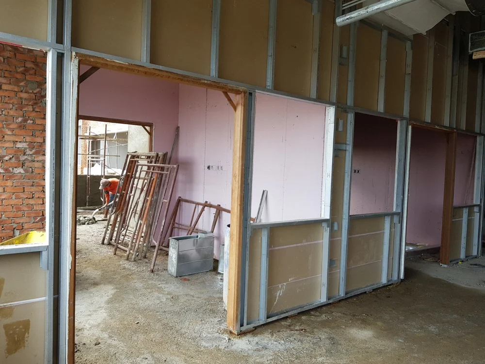  One side of the wall has been fixed 