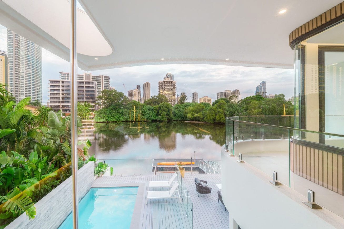 Concave House