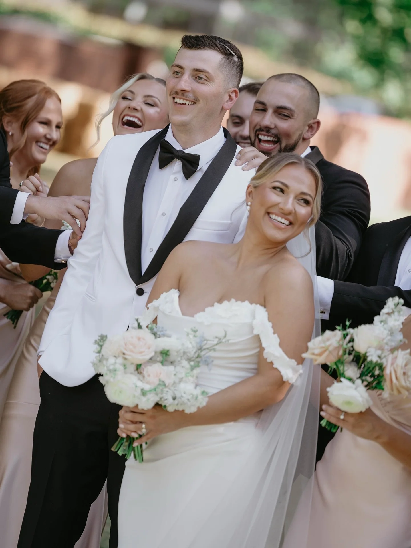 9.12.25 Haley + Tyghe

Venue: @national_aviary
Coordinator: @belovedeventco_pgh
Photographer: @mariahcrossmanweddings
Videographer: @goodlifeondemandproductions
DJ: @premierweddingdjs_pgh
Catering: @atriascatering
Florist: @the_friday_bouquet
Hair: @