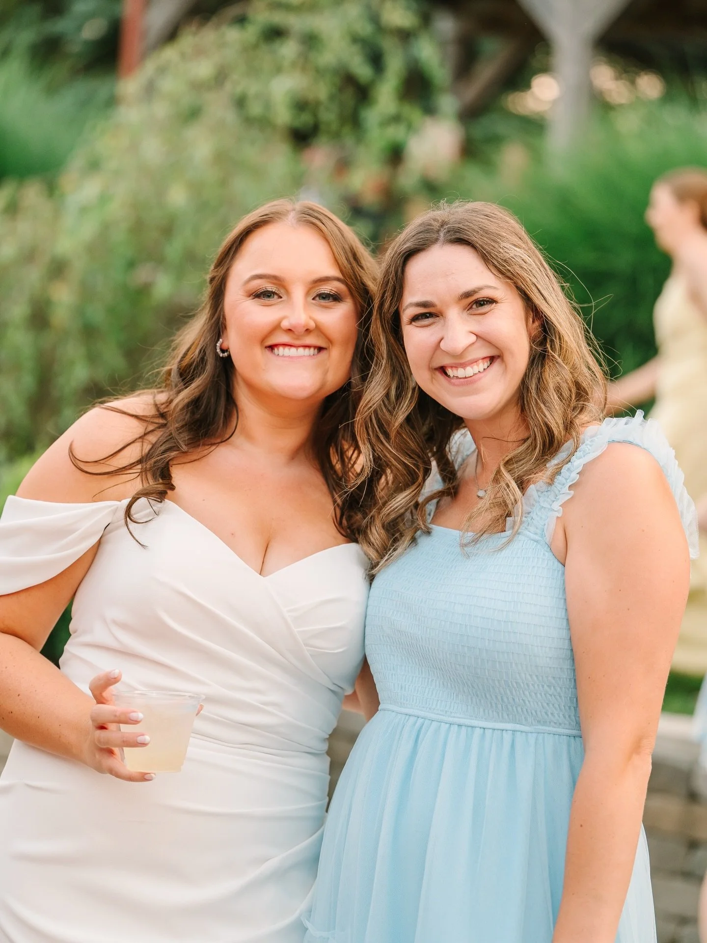 Meet your wedding day bestie 👋🏻

I&rsquo;m the one fluffing your dress before you walk down the aisle, securing your veil (&amp; removing it post ceremony right before I bustle your dress), reminding you how to cut your cake, smiling as you share y