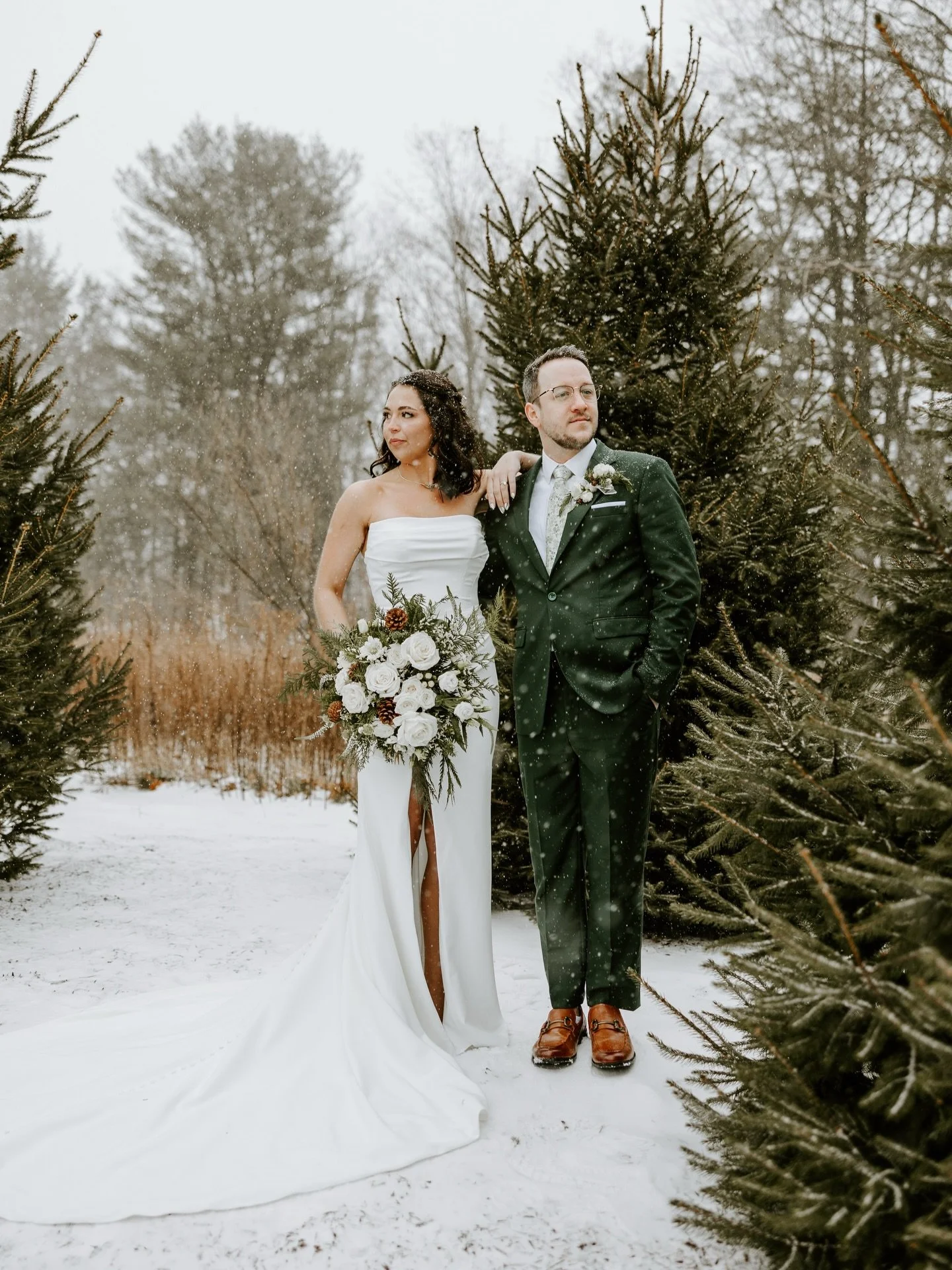 12.13.25 Emily + Max 

When a picture perfect winter wonderland outside meets a cozy celebration inside full of endless love, stunning details, and a dance floor that stayed packed all night long ❄️ 

Venue: @theroosteventcenter
Coordinator: @beloved