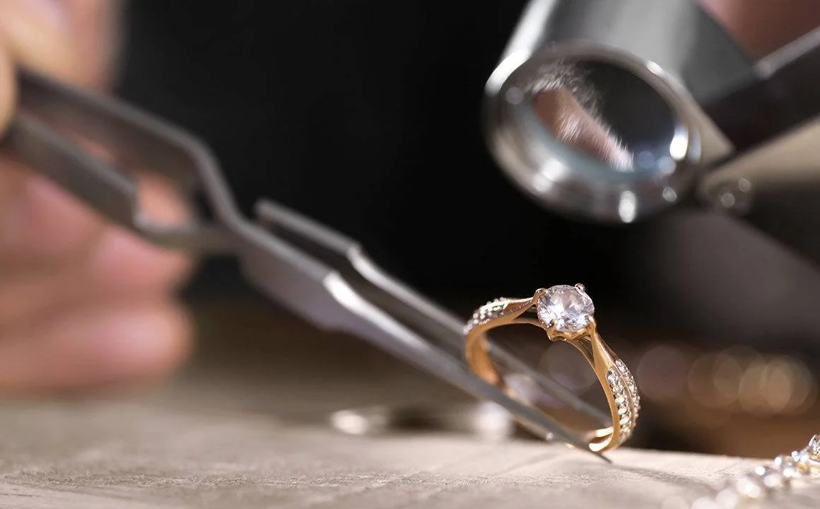 Jewellery Stores Clean Diamond Rings