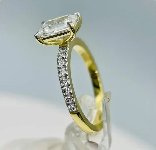 What are the safety precautions to take when dealing with gold buyers?