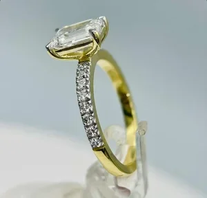 10 grams of 22K gold jewellery on a digital scale showing live gold price value in NZD