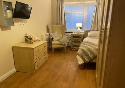 Elreg-bed-2-400x284.jpg