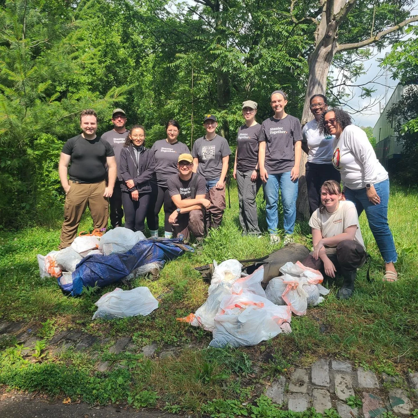 🌱 We had a great group of volunteers from stantec, PennFuture, and @conservationvoterspa  out at Seldom Seen Greenway this morning to remove litter from the trails and stream! 🌿 

Interested in having a corporate volunteer day? Reach out via email 
