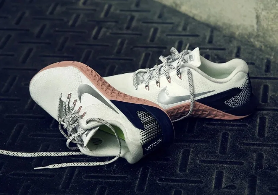 nike-metcon-4-924593-100-0.jpeg