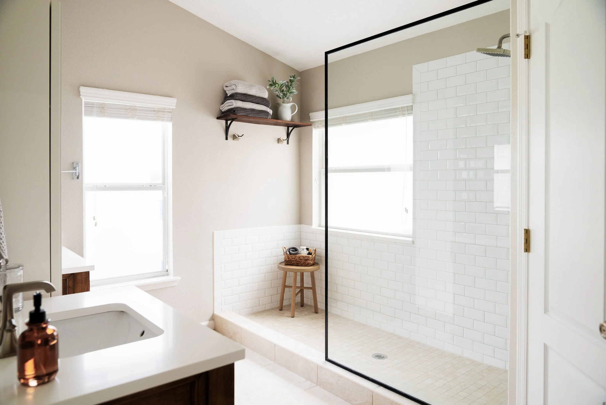Bathroom 1.JPG