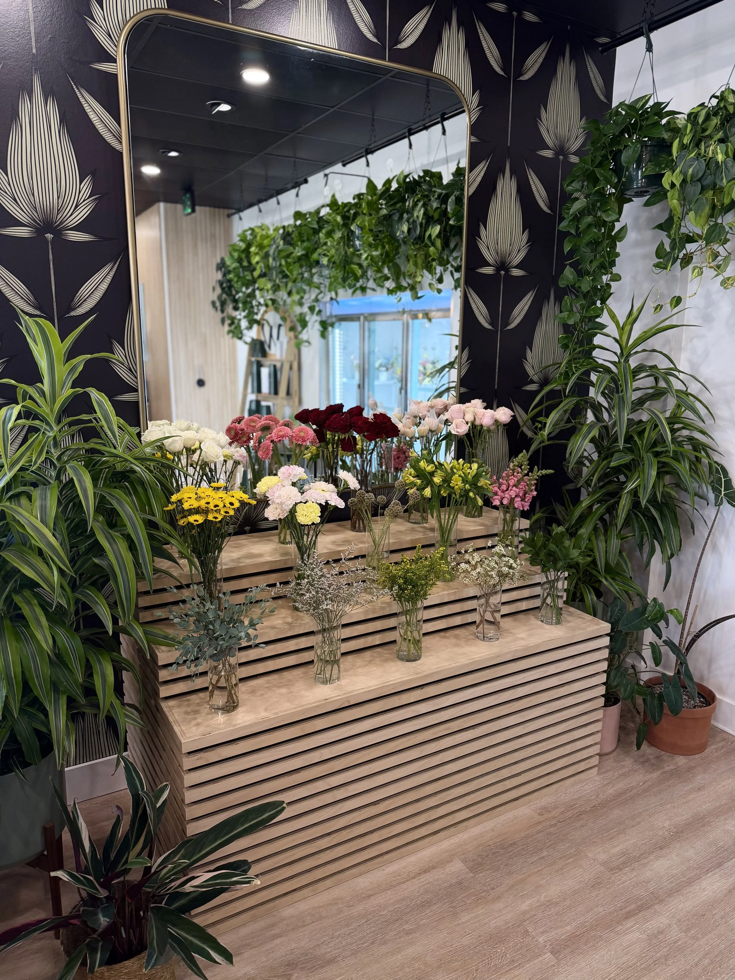 Bloom Bar- Create A Bouquet Take On Your Way!