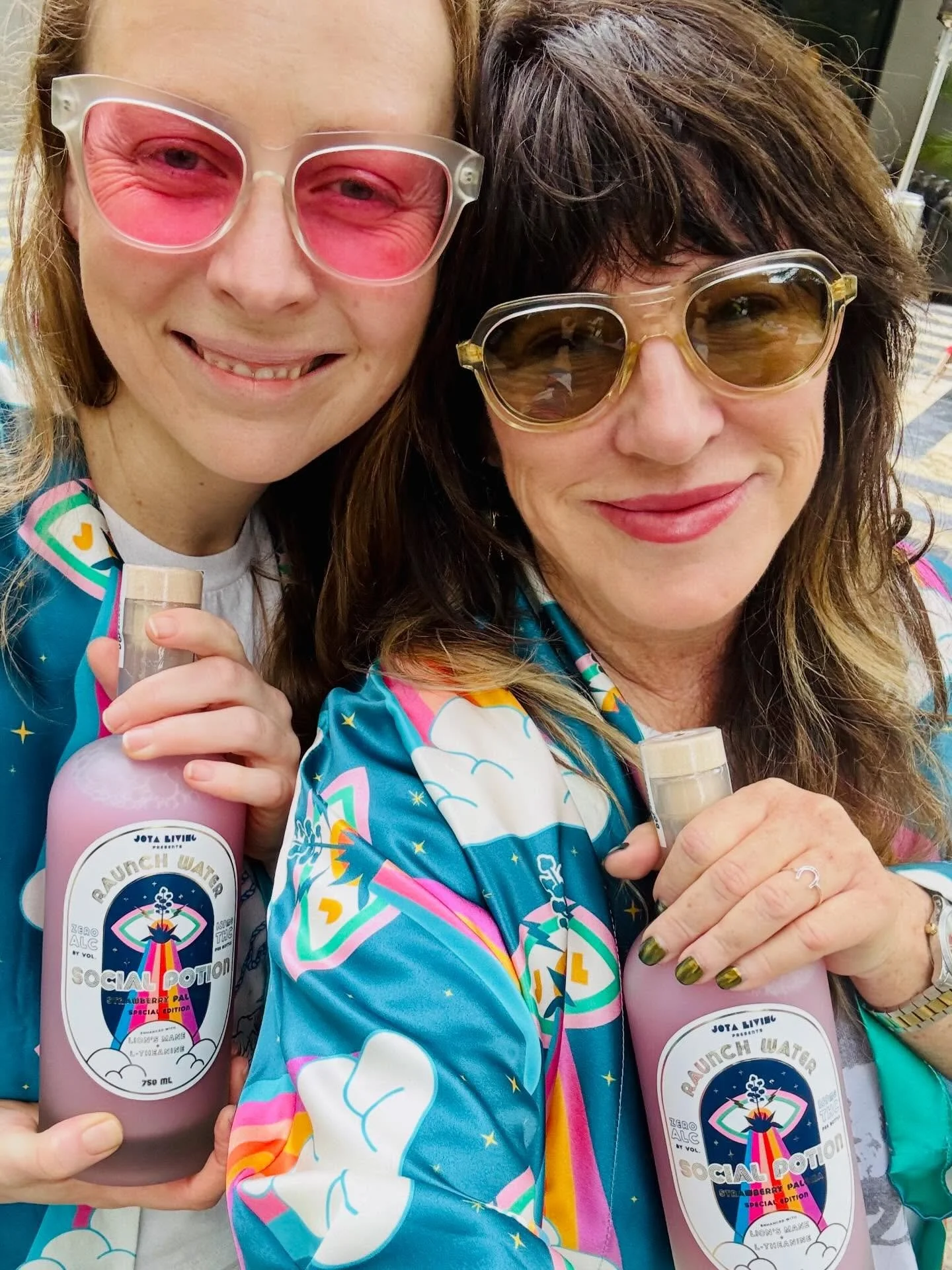 Love in all its forms 💗
Friends, chosen family, laughter, showing up for each other.
Happy Galentine&rsquo;s Jota Fam