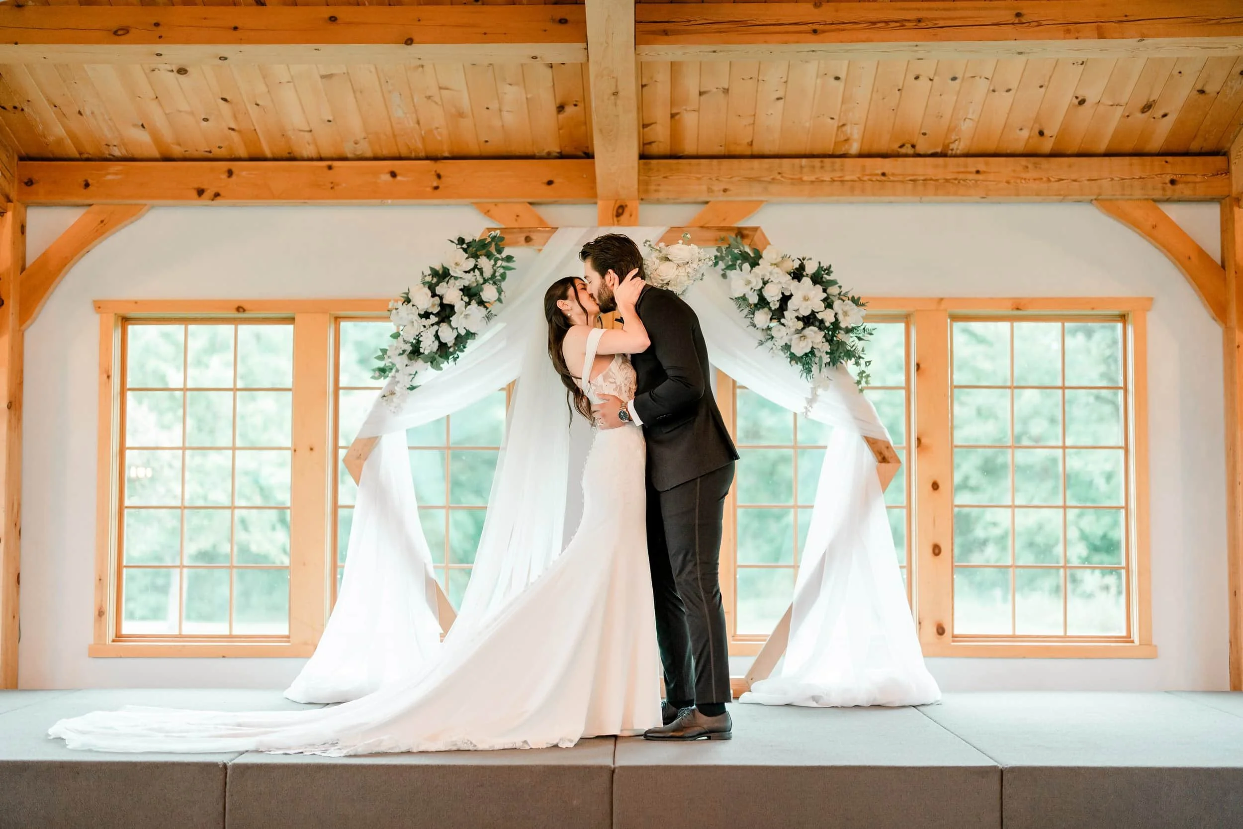 calgary-alberta-wedding-photography-calgary-wedding-photographer-zoo-wedding-photography-fillmed-by-silas-weddings