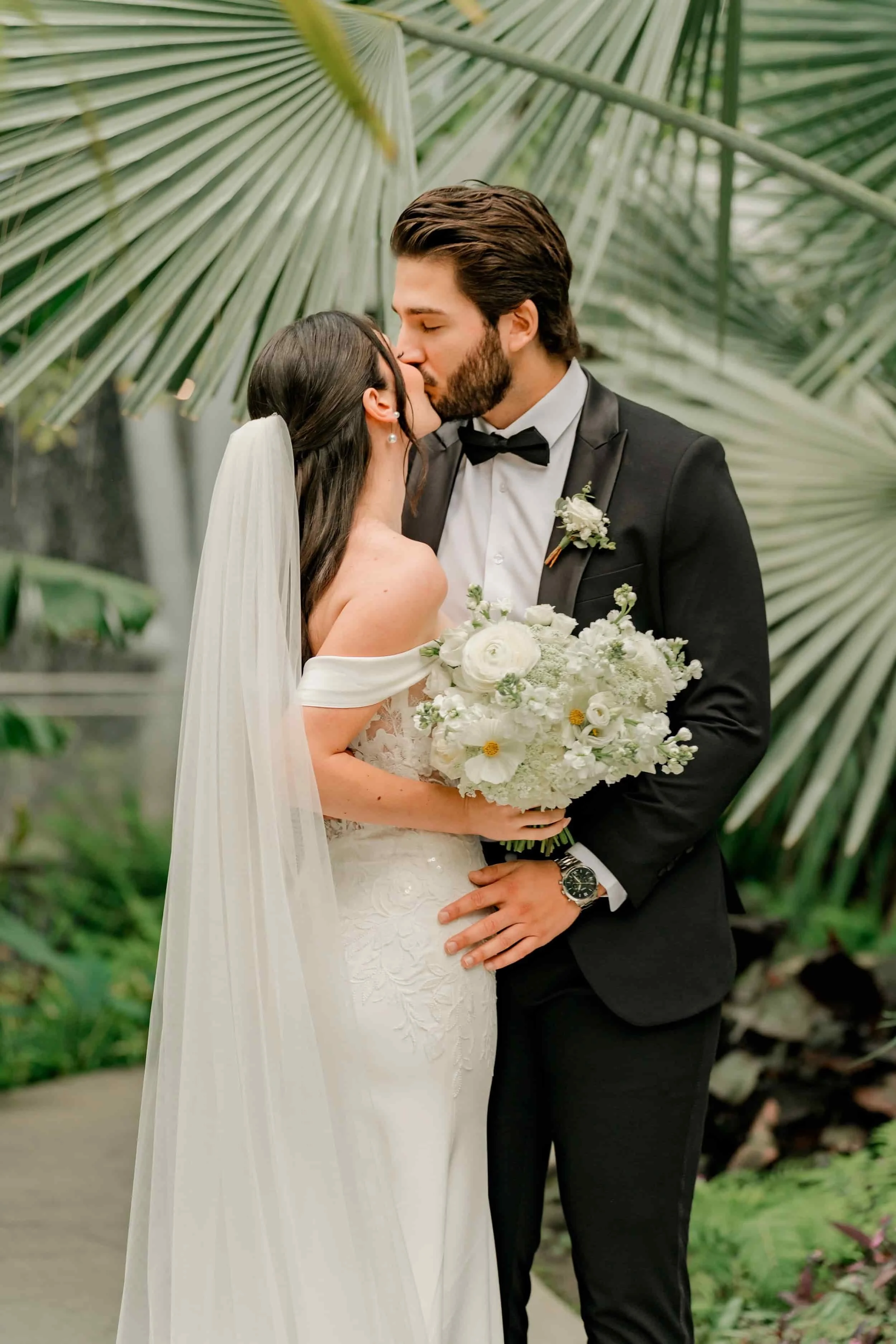 calgary-alberta-wedding-photography-calgary-wedding-photographer-zoo-wedding-photography-fillmed-by-silas-weddings