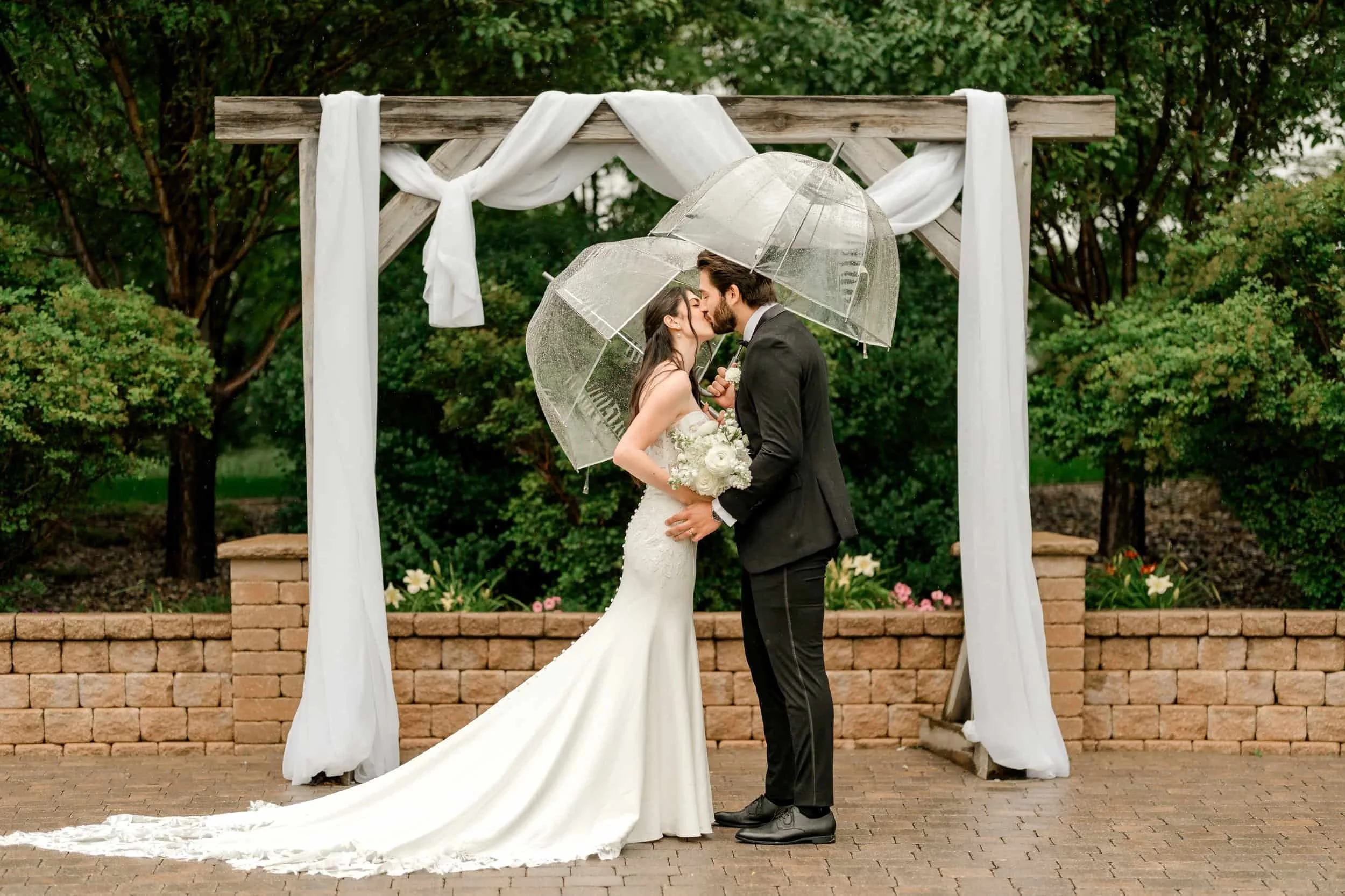 calgary-alberta-wedding-photography-calgary-wedding-photographer-zoo-wedding-photography-fillmed-by-silas-weddings