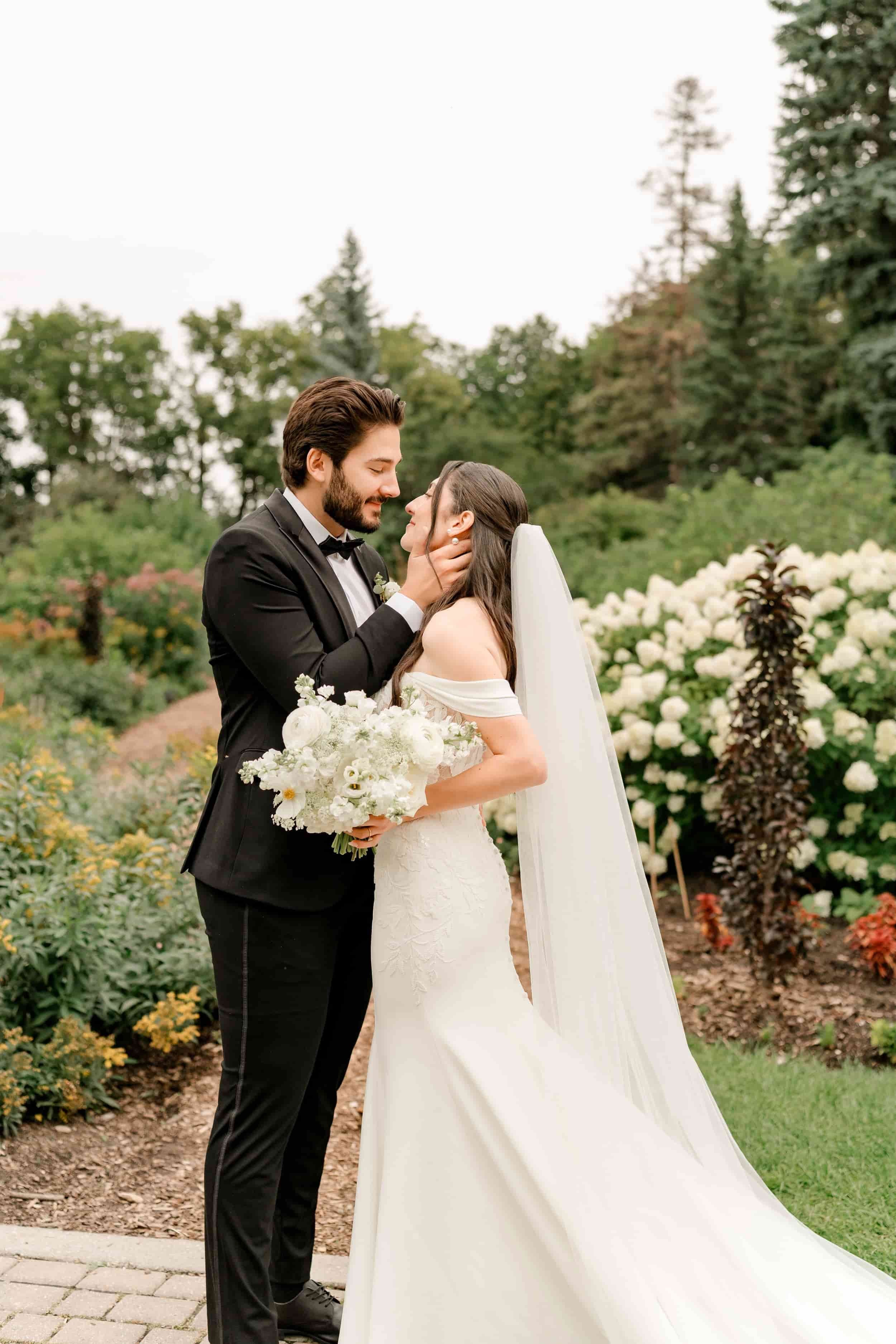 calgary-alberta-wedding-photography-calgary-wedding-photographer-zoo-wedding-photography-fillmed-by-silas-weddings